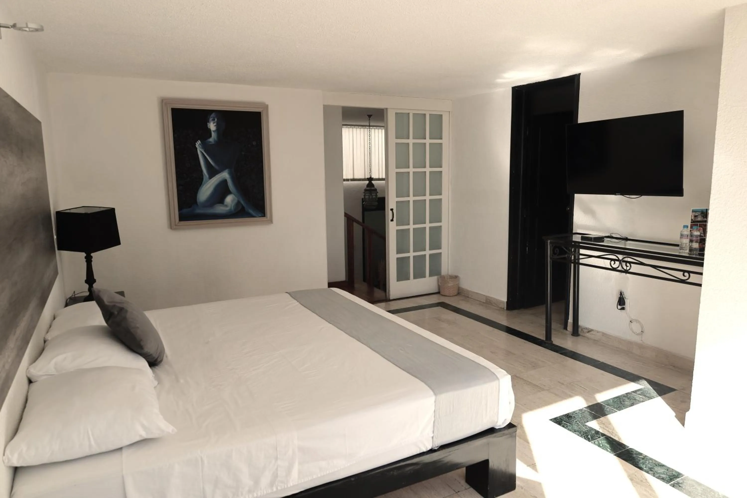 Photo of the whole room, Bed in Hotel Grand Vista Cuernavaca