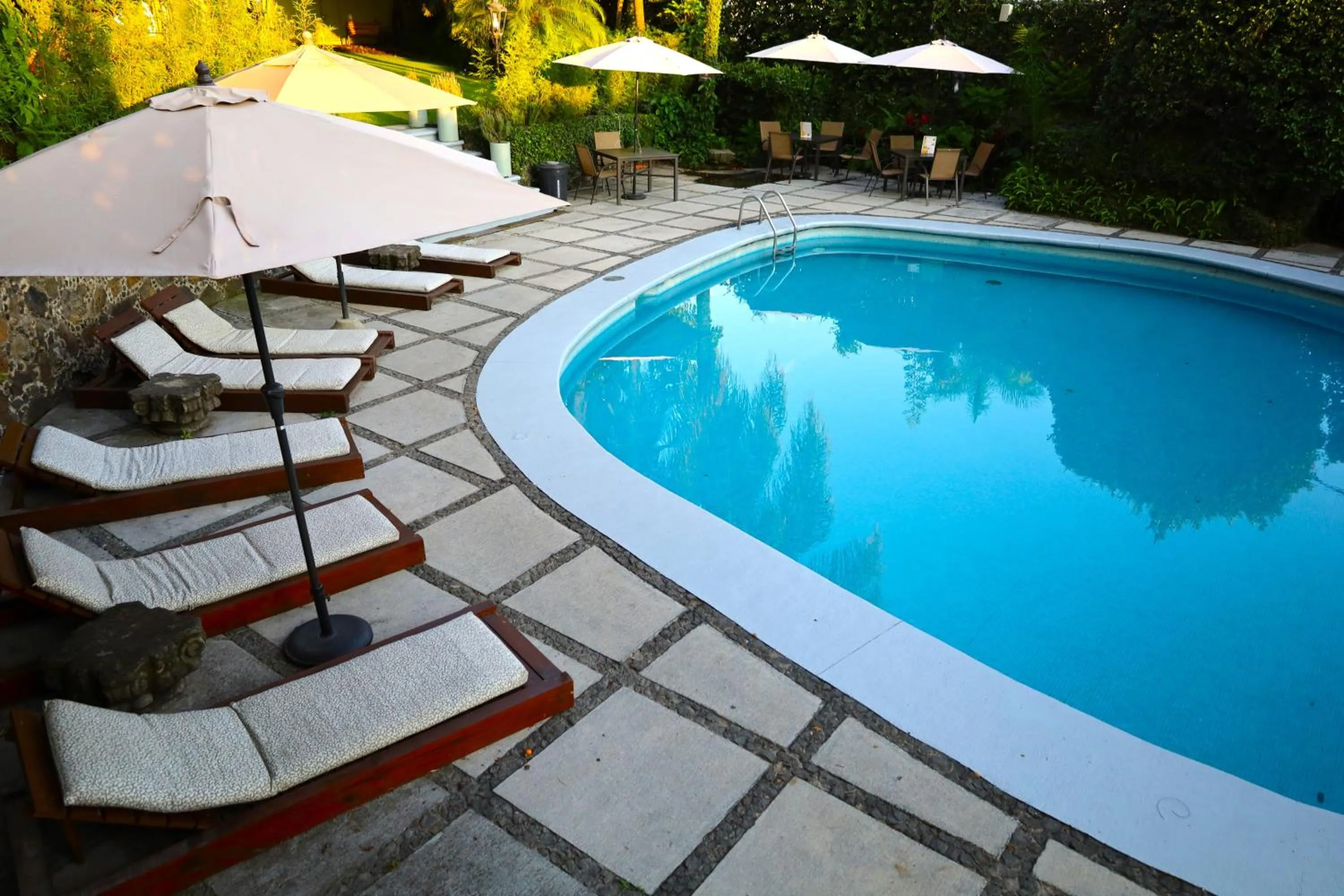 Swimming pool in Hotel Grand Vista Cuernavaca