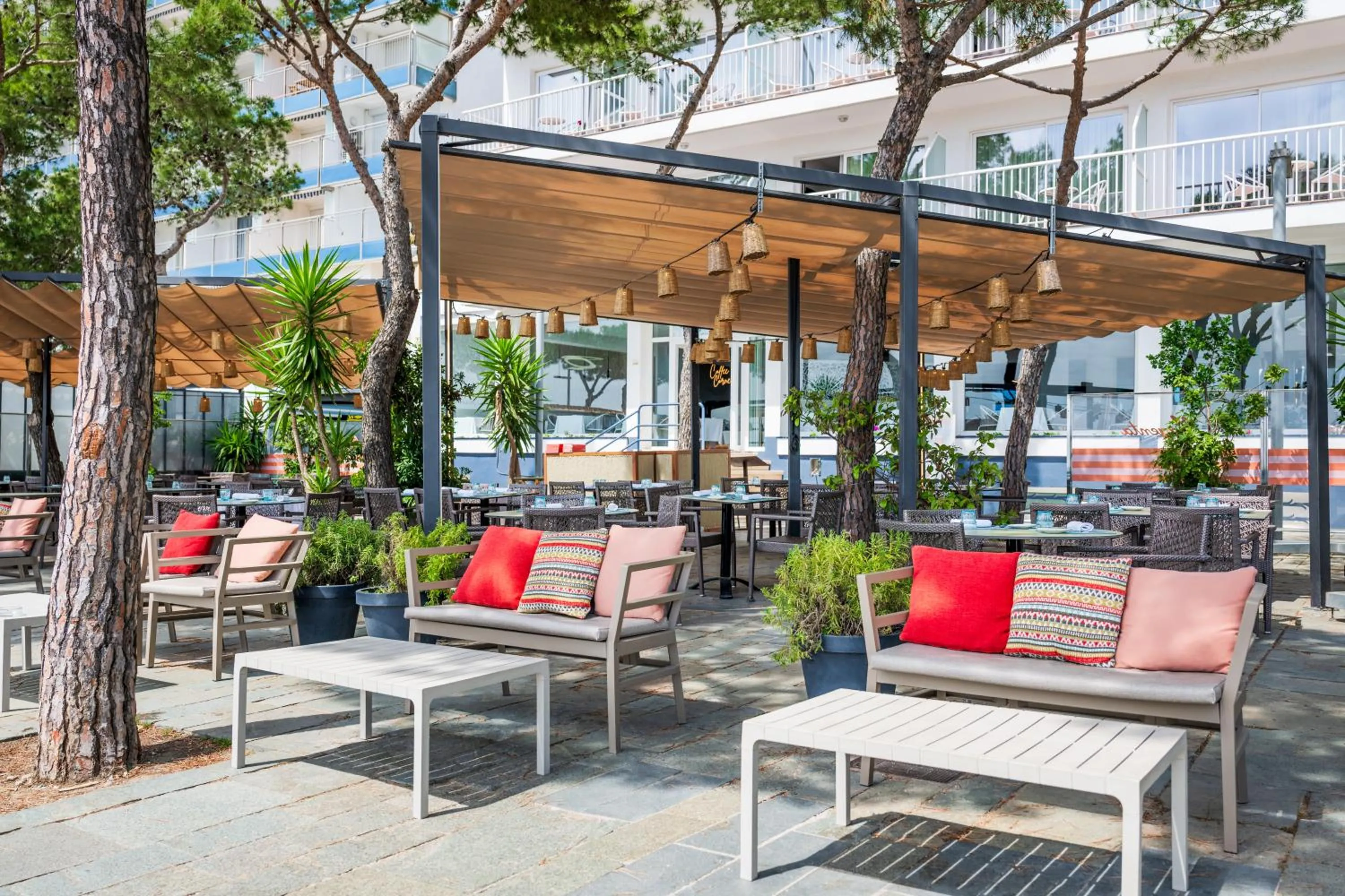 Restaurant/places to eat in Hotel Planamar by Escampa Hotels