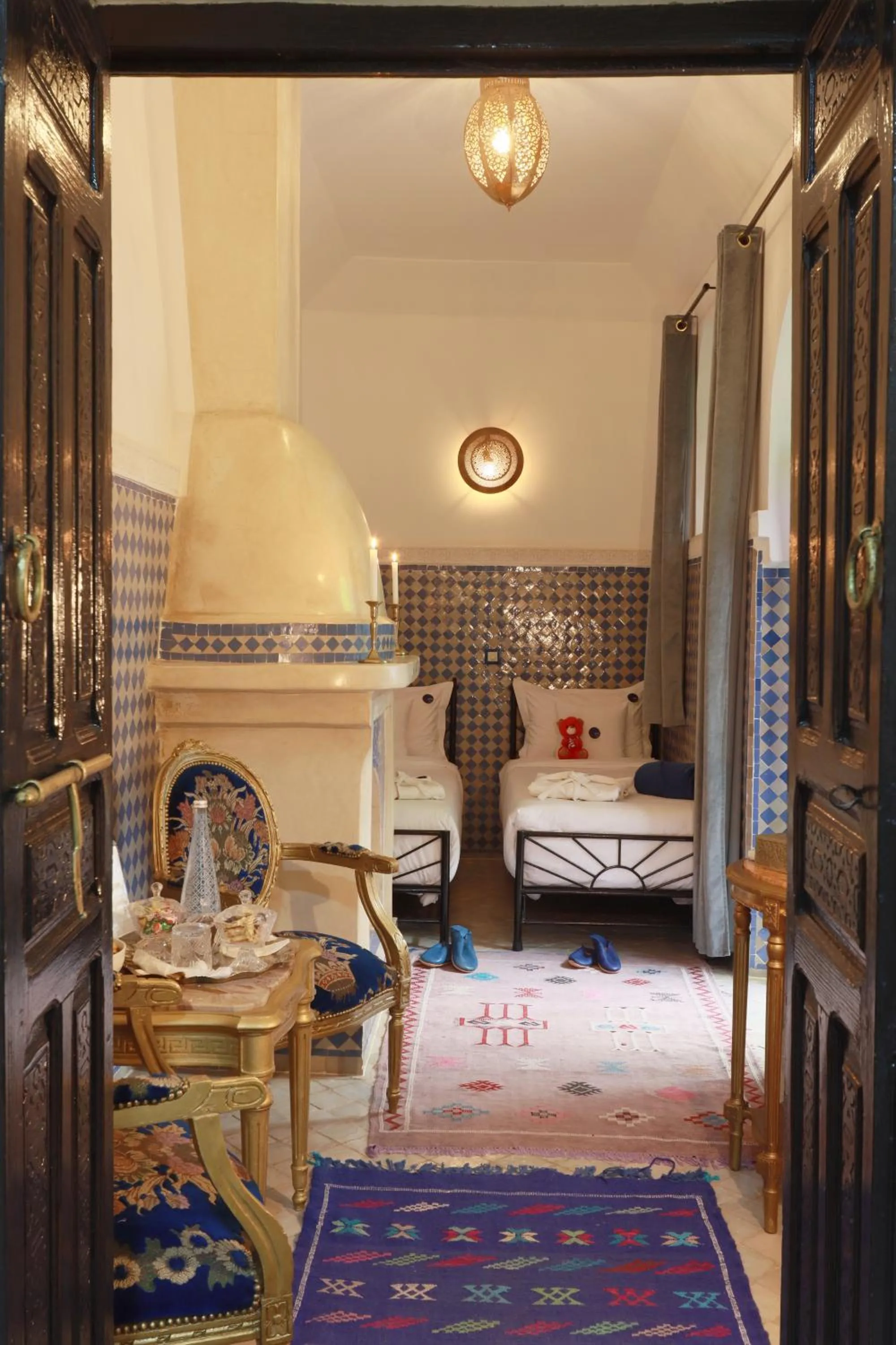 Superior Twin Room in Riad ABBASSIA Marrakech Premiere - Authentic Medina Experience