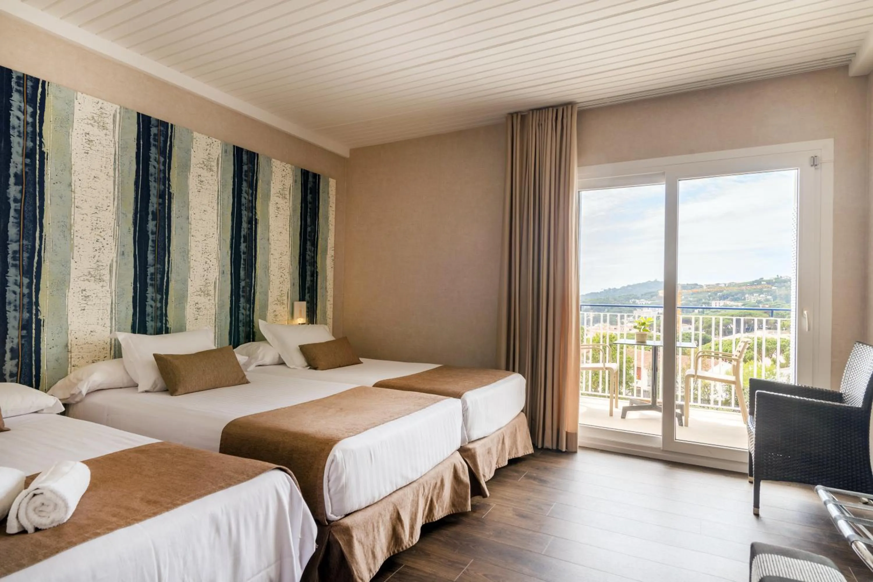 Photo of the whole room, Bed in Hotel Alga