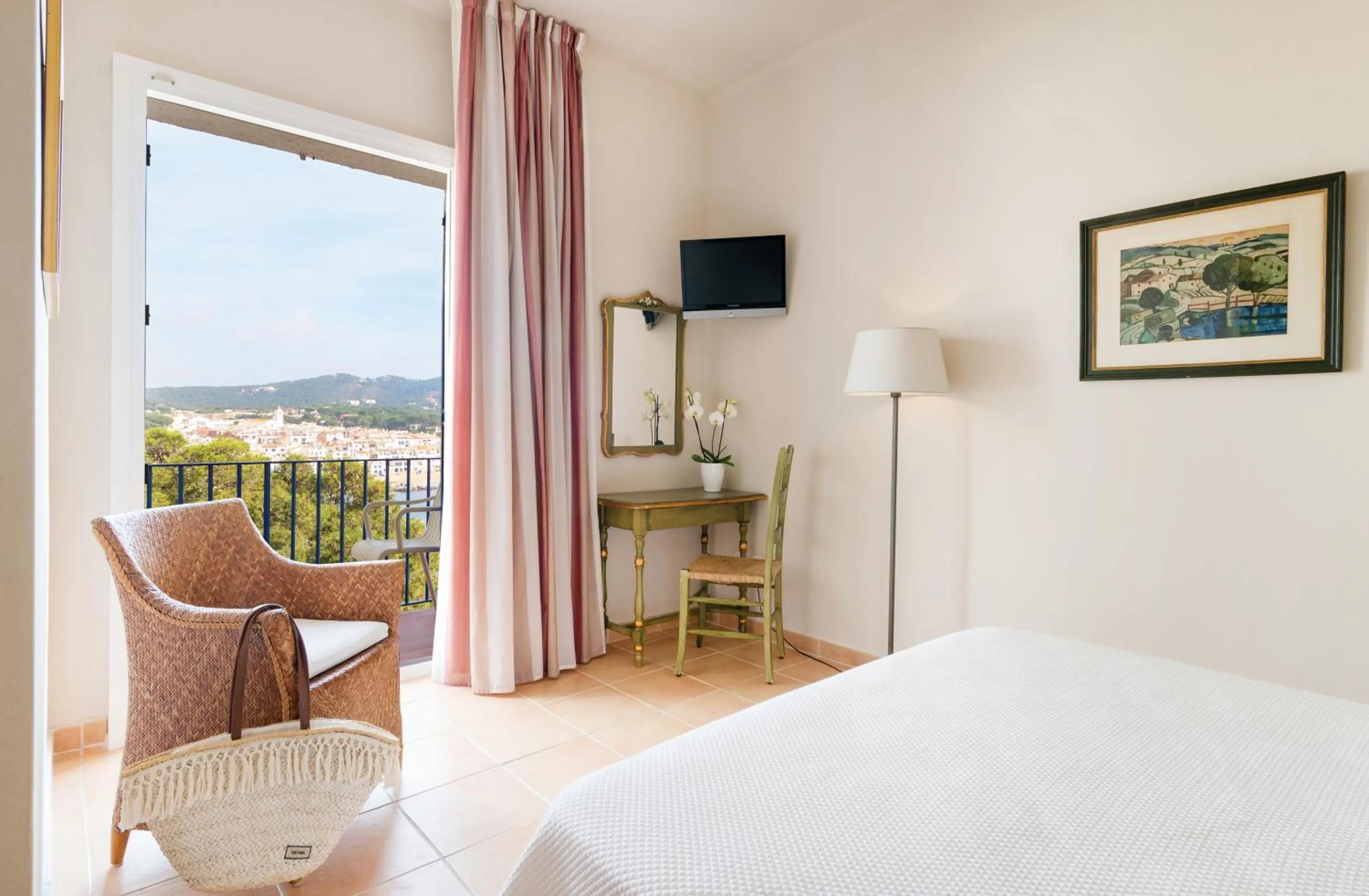 Photo of the whole room, Bed in Hotel Sant Roc