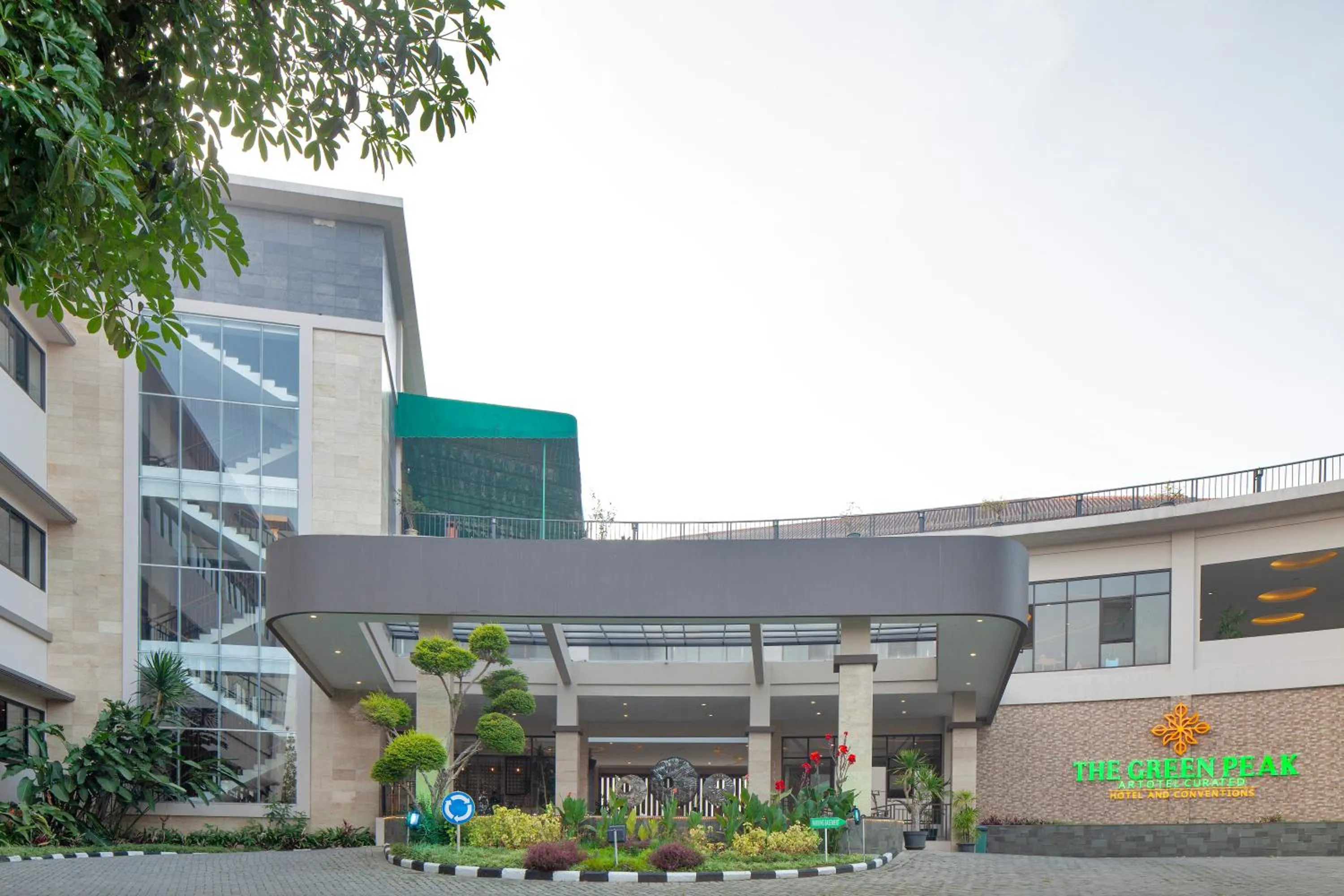 Facade/entrance in The Green Peak, ARTOTEL Curated