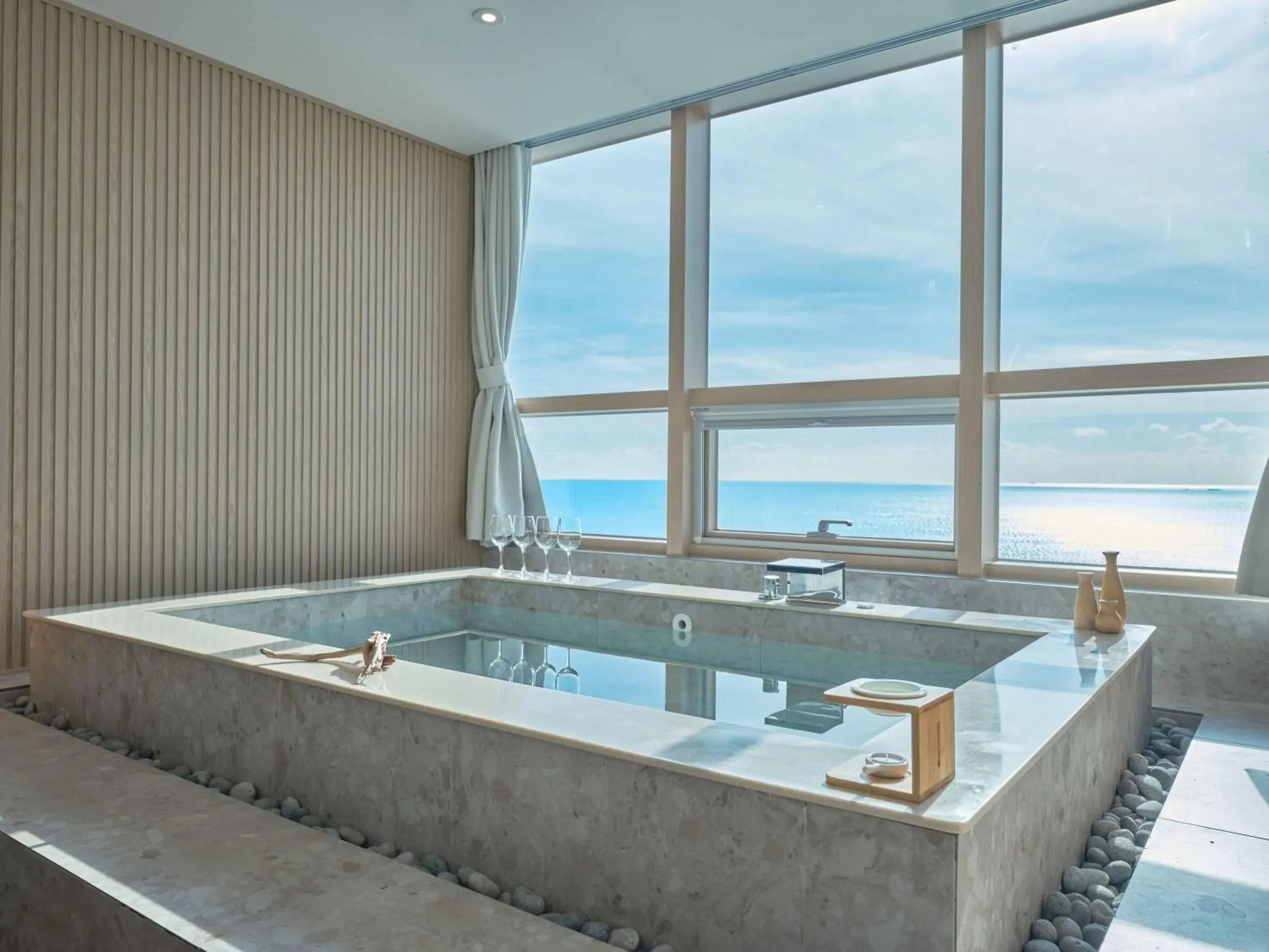 Spa and wellness centre/facilities in UH Suite The Haeundae Spa and wellness centre/facilities in UH Suite The Haeundae