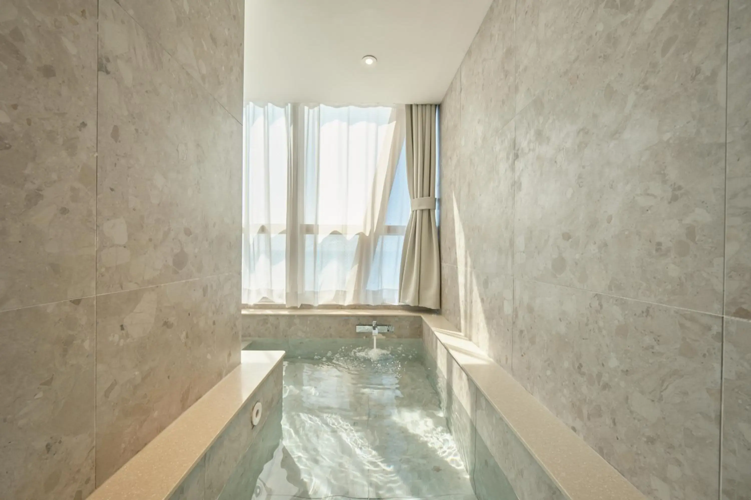 Spa and wellness centre/facilities in UH Suite The Haeundae Spa and wellness centre/facilities in UH Suite The Haeundae