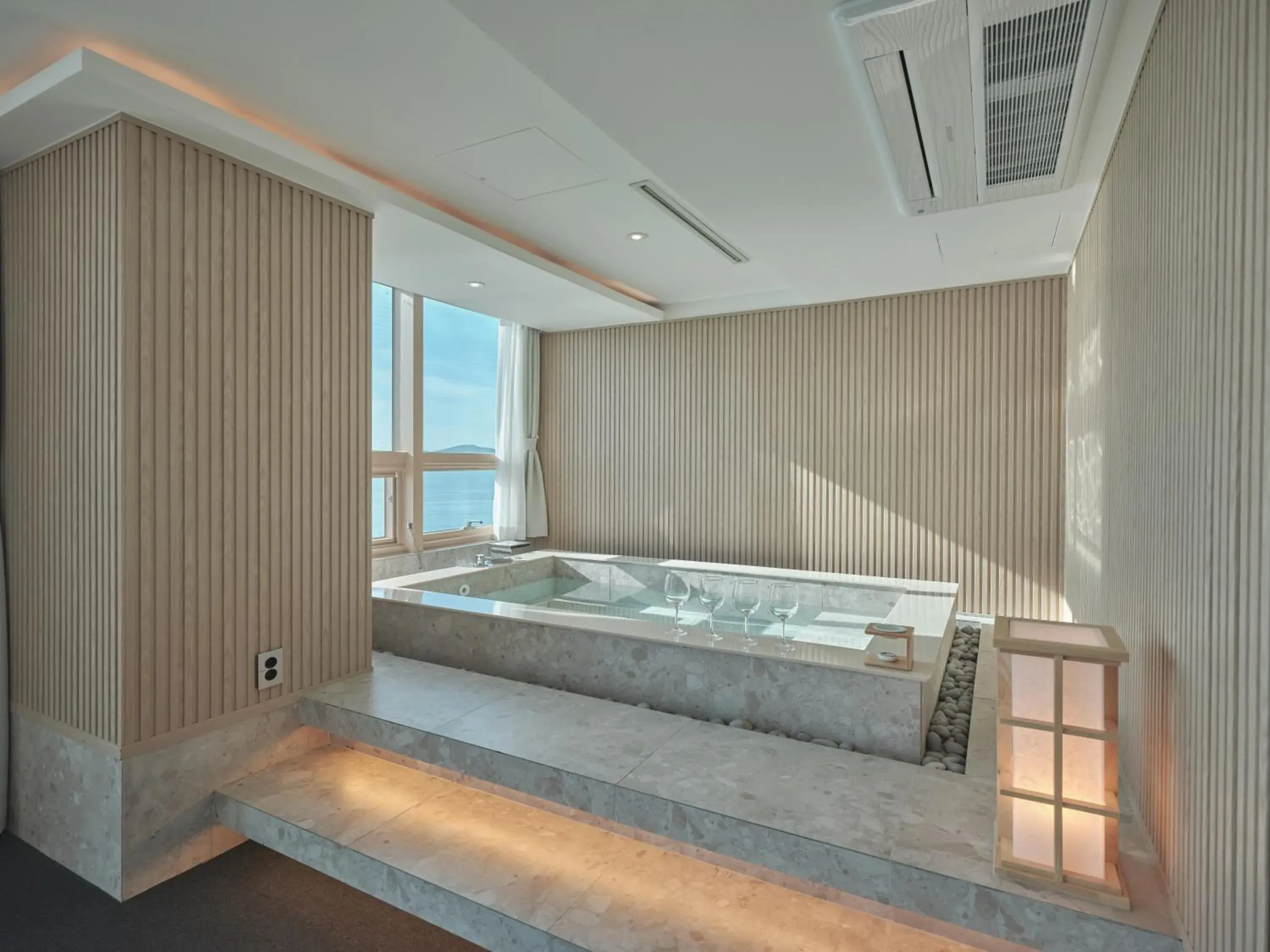 Spa and wellness centre/facilities in UH Suite The Haeundae Spa and wellness centre/facilities in UH Suite The Haeundae