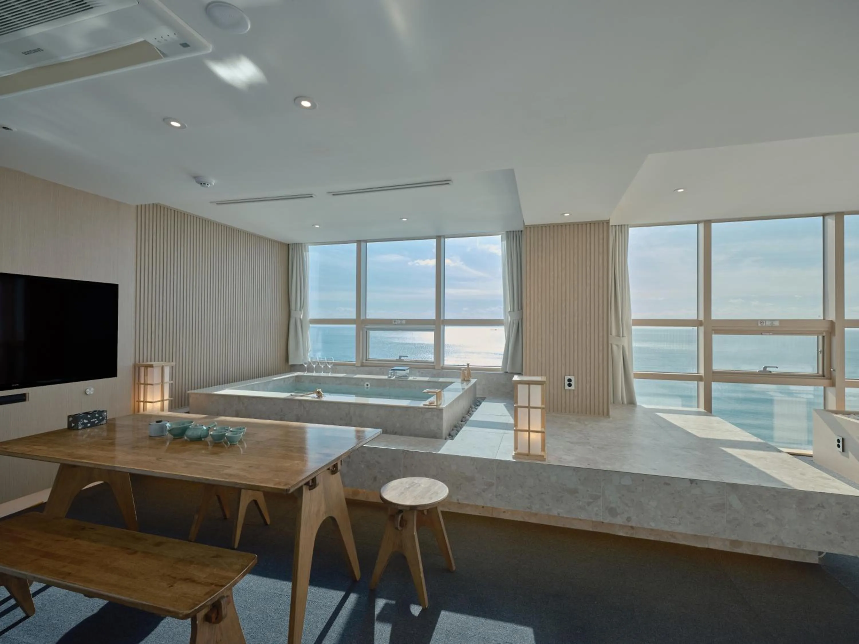 Dining area in UH Suite The Haeundae