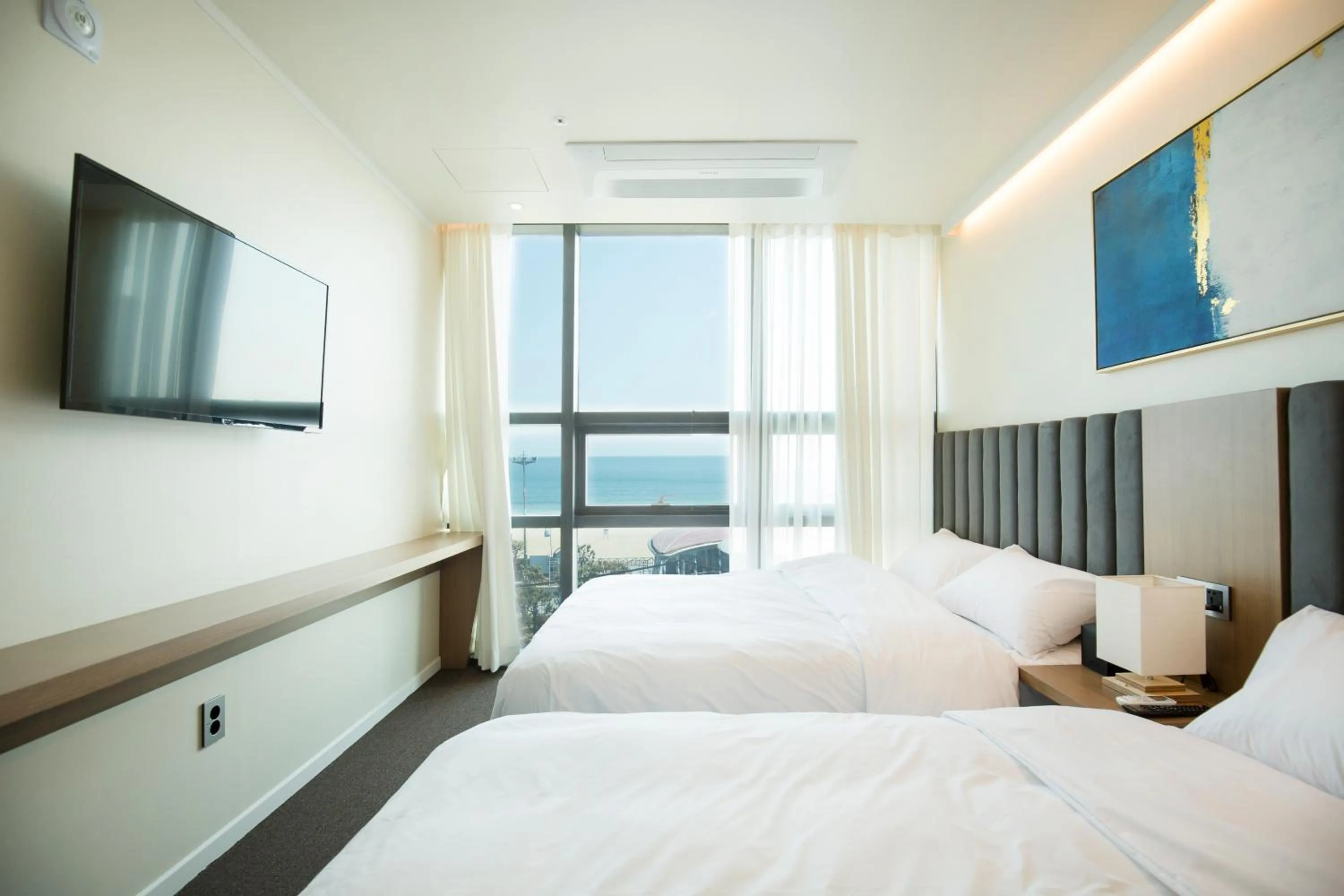 Bedroom, Bed in UH Suite The Haeundae