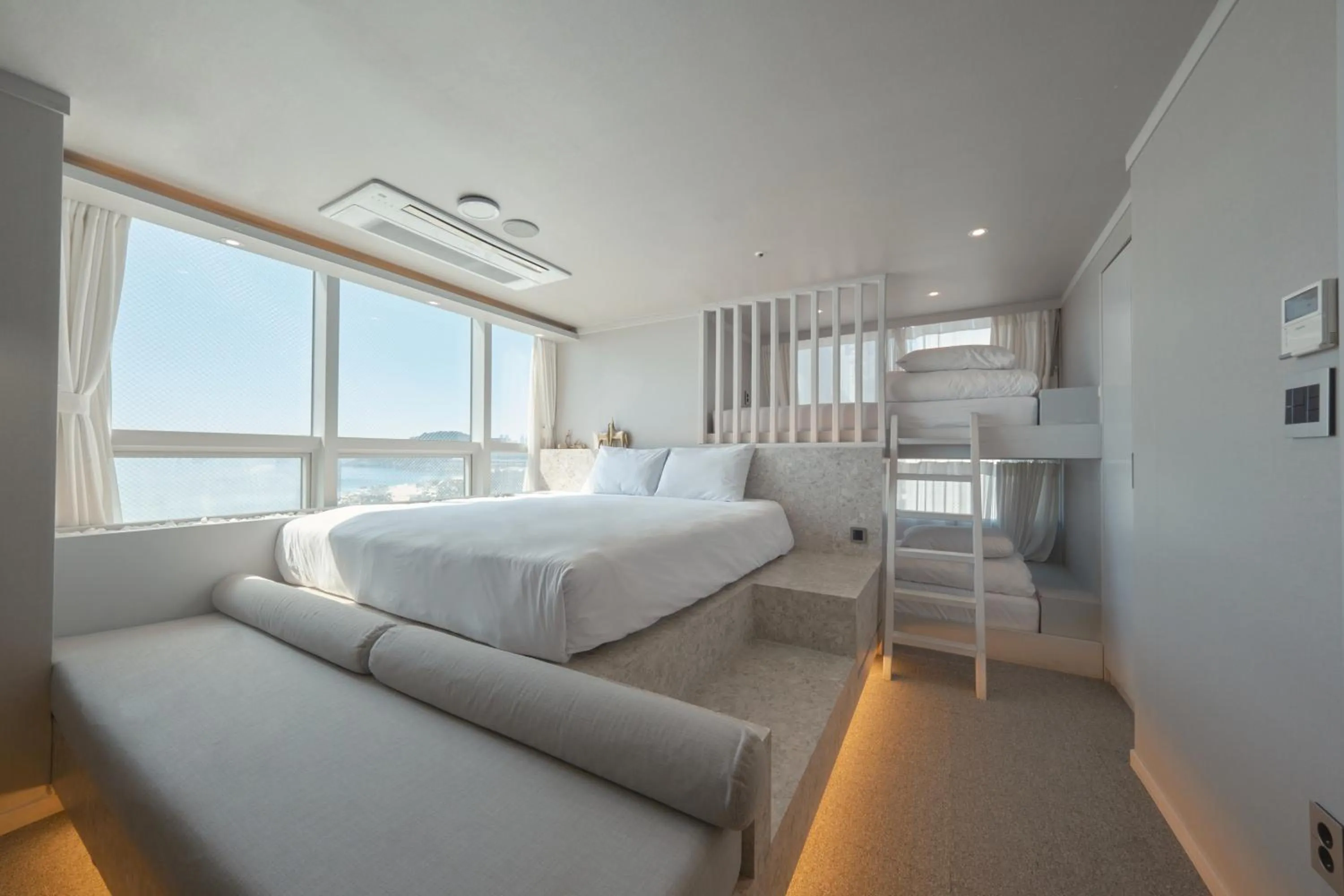 Bedroom, Bed in UH Suite The Haeundae