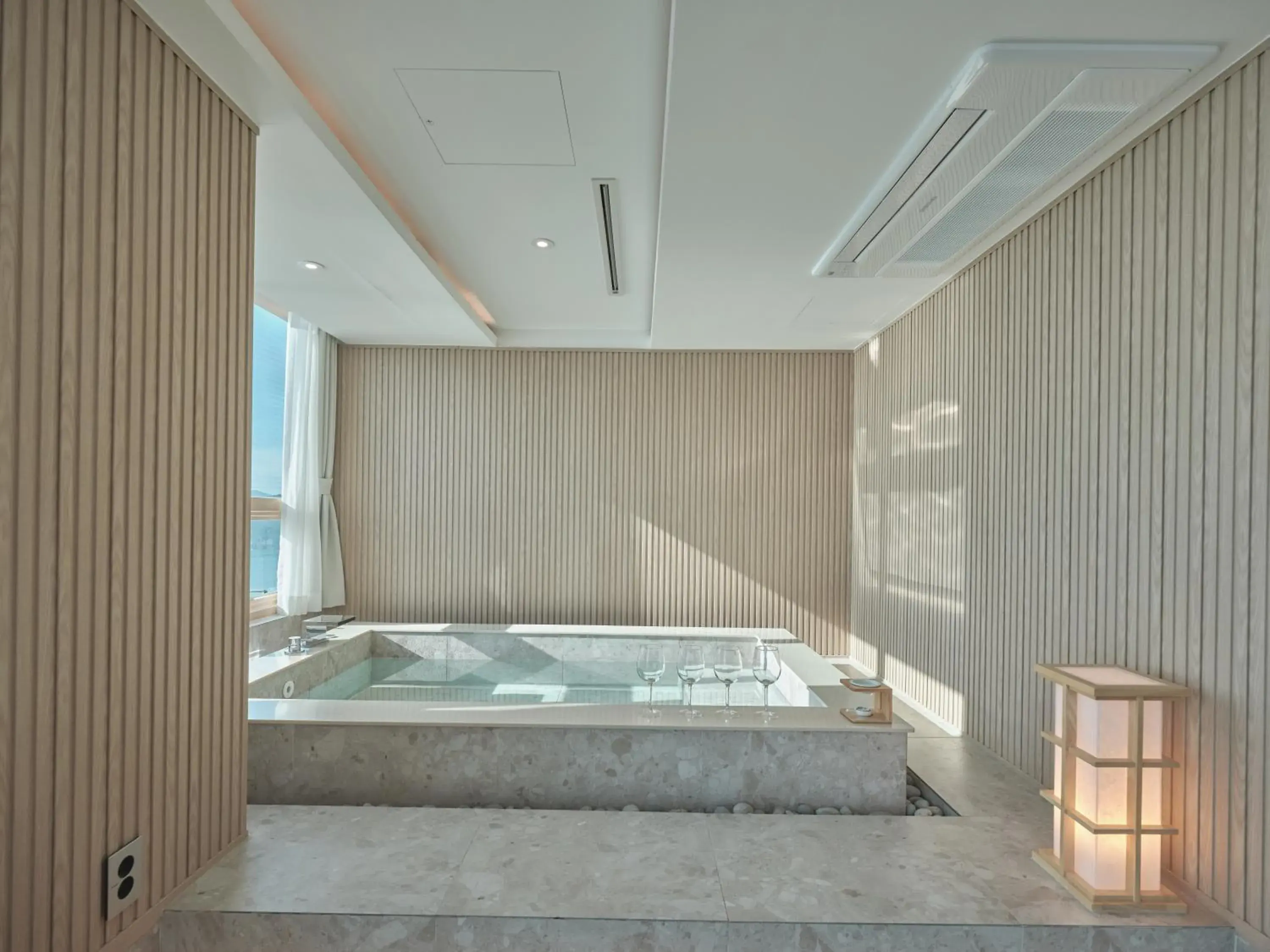 Spa and wellness centre/facilities in UH Suite The Haeundae Spa and wellness centre/facilities in UH Suite The Haeundae
