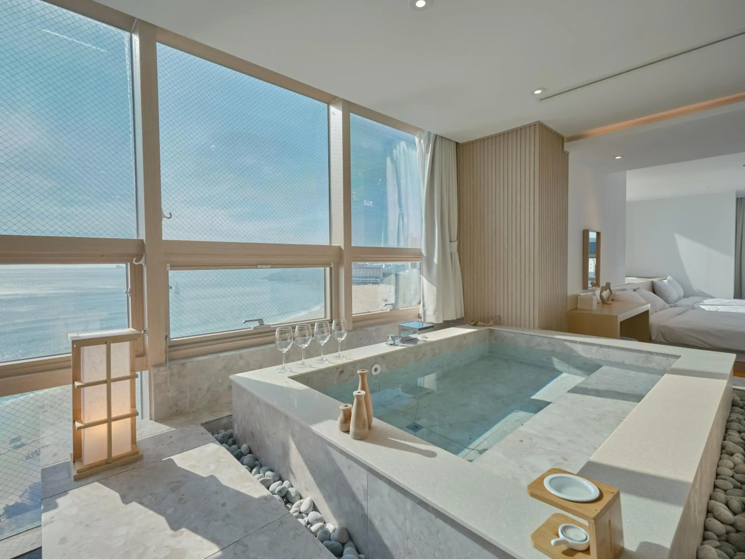 Spa and wellness centre/facilities, Bed in UH Suite The Haeundae Spa and wellness centre/facilities, Bed in UH Suite The Haeundae