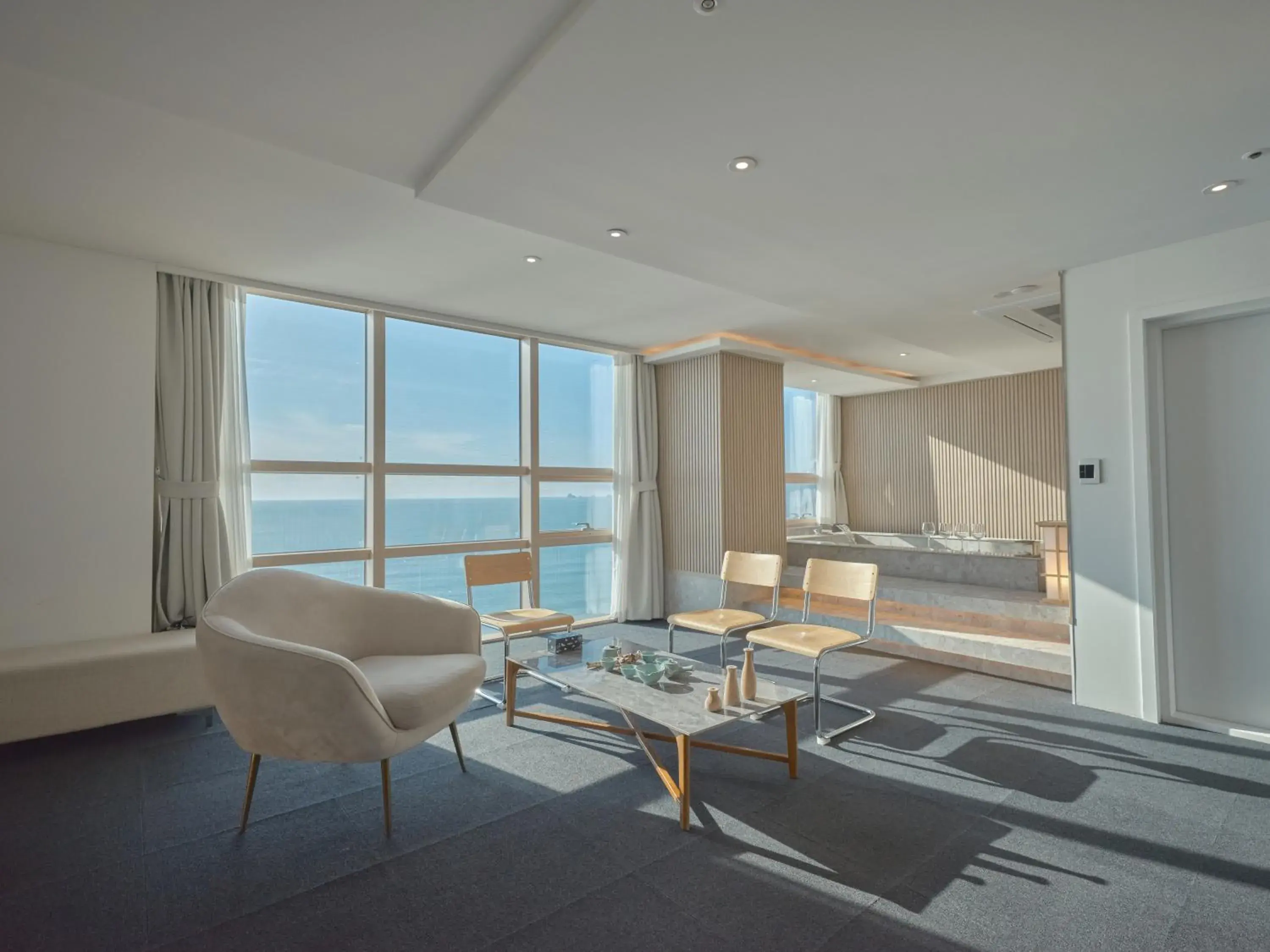 Living room in UH Suite The Haeundae Living room in UH Suite The Haeundae
