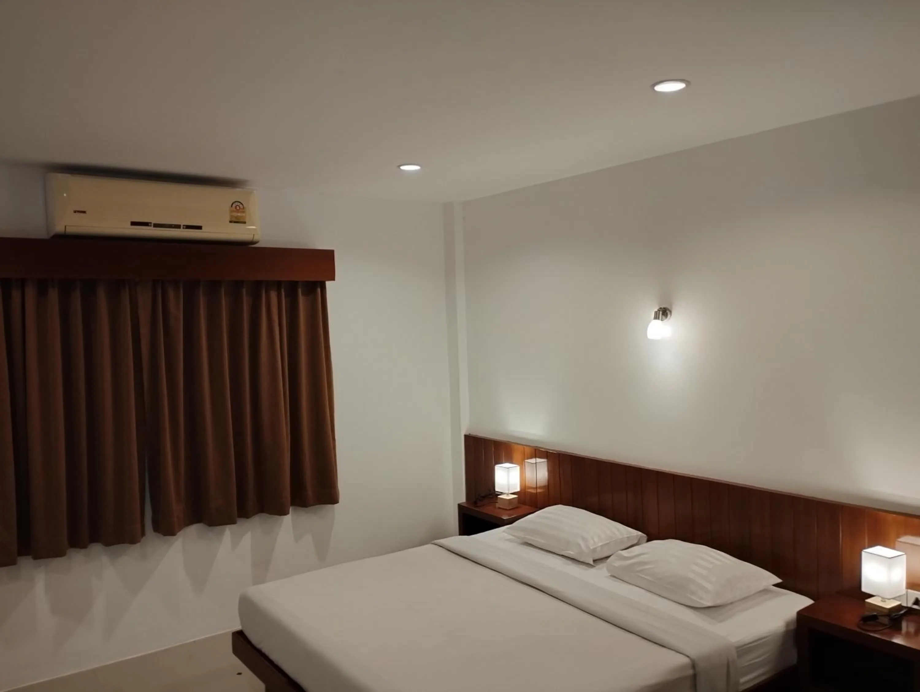 Bed in Phuket Jungle Experience Resort