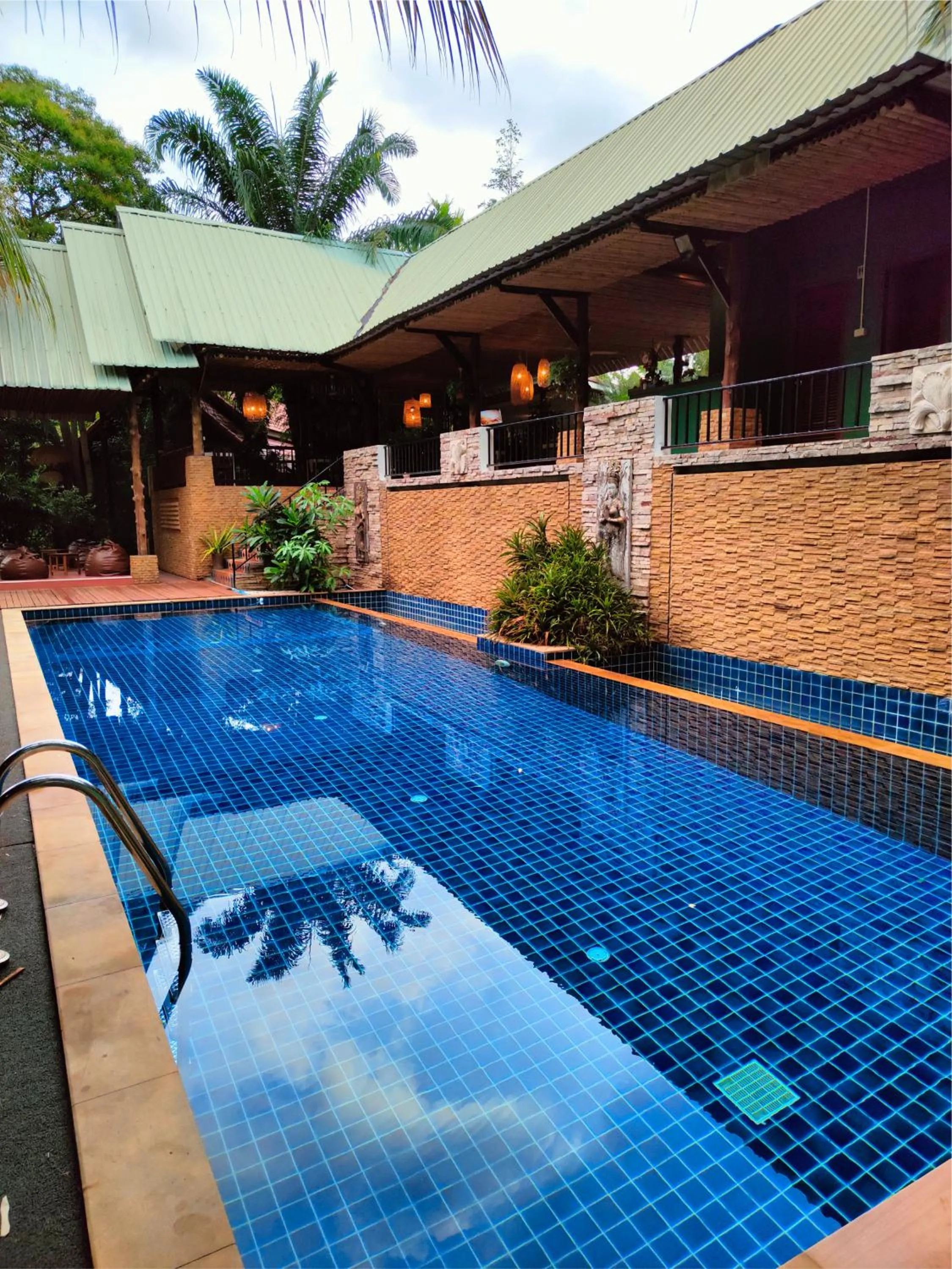Swimming pool in Phuket Jungle Experience Resort