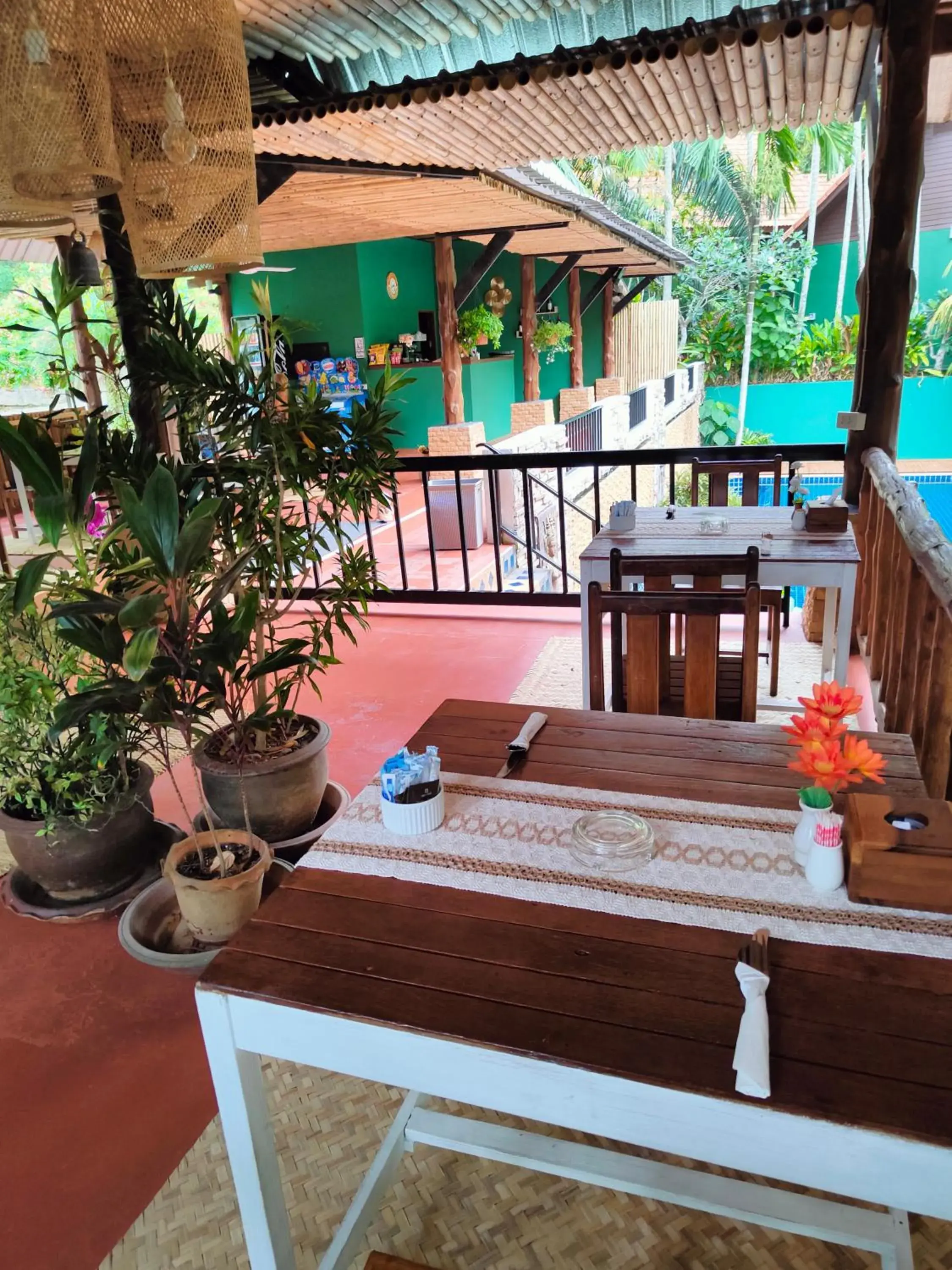 Restaurant/places to eat in Phuket Jungle Experience Resort Restaurant/places to eat in Phuket Jungle Experience Resort