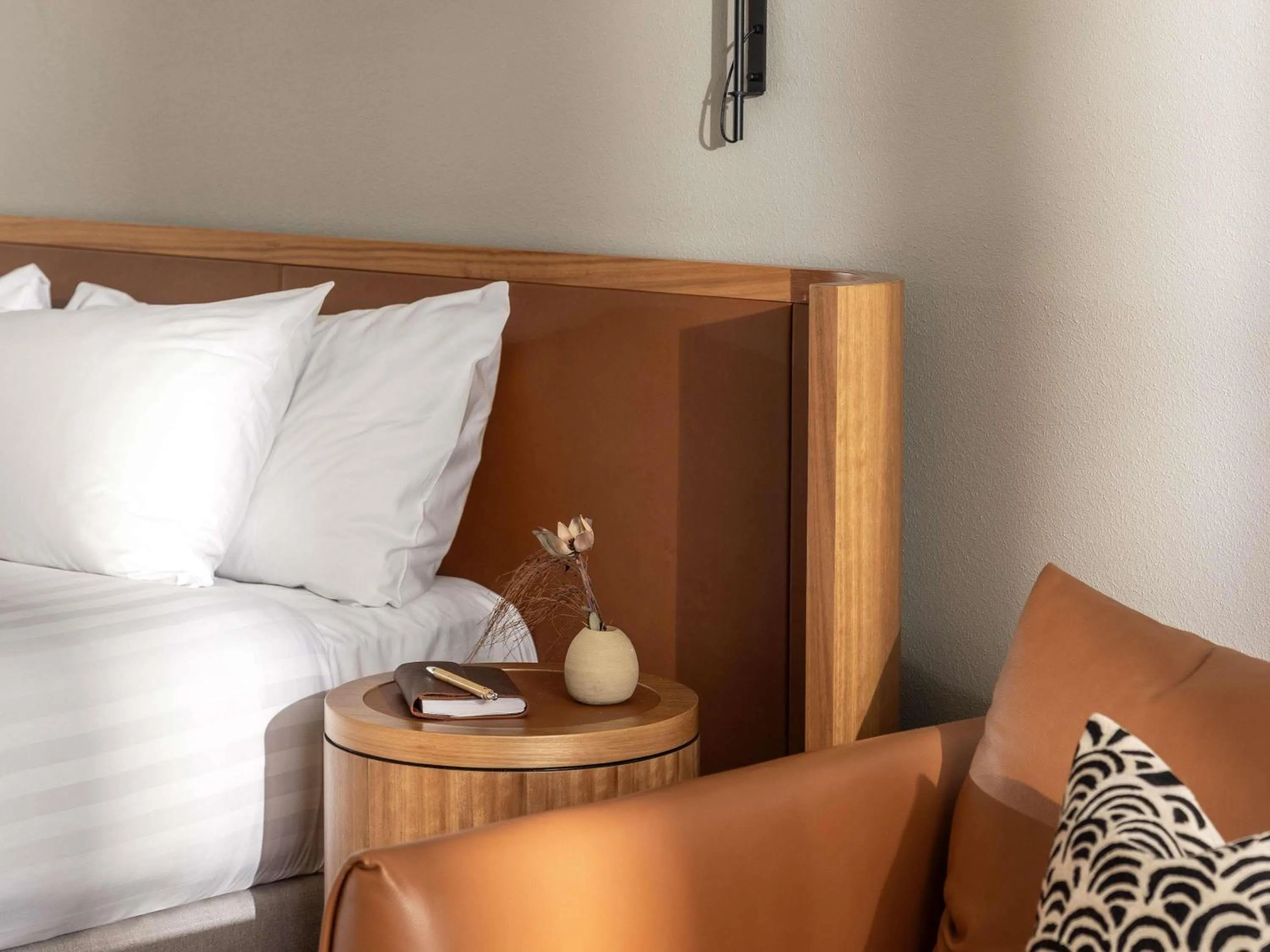 Bedroom, Bed in Wonil Hotel Perth - Handwritten Collection