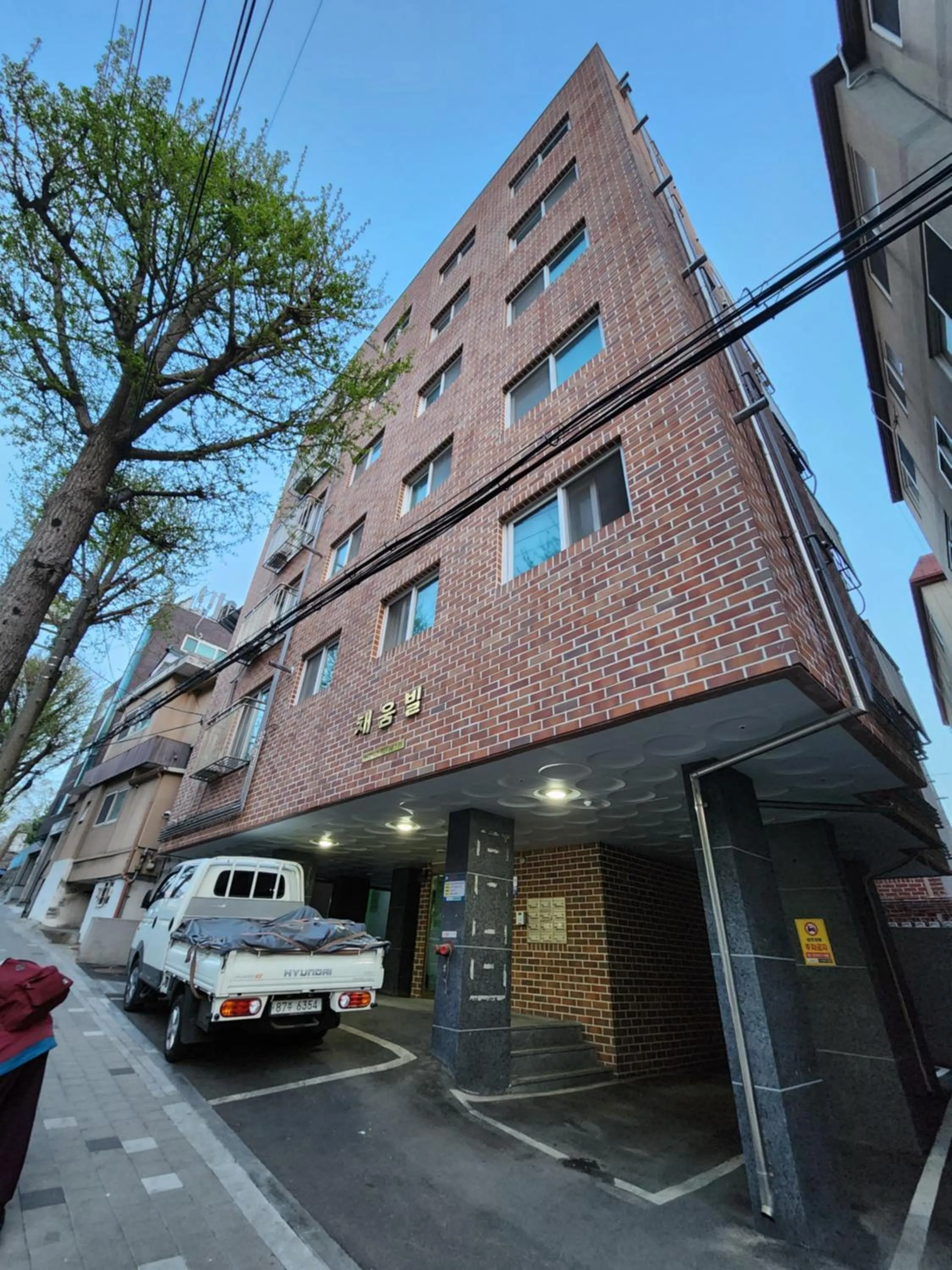 JW's Bukhansan Healing Stay I