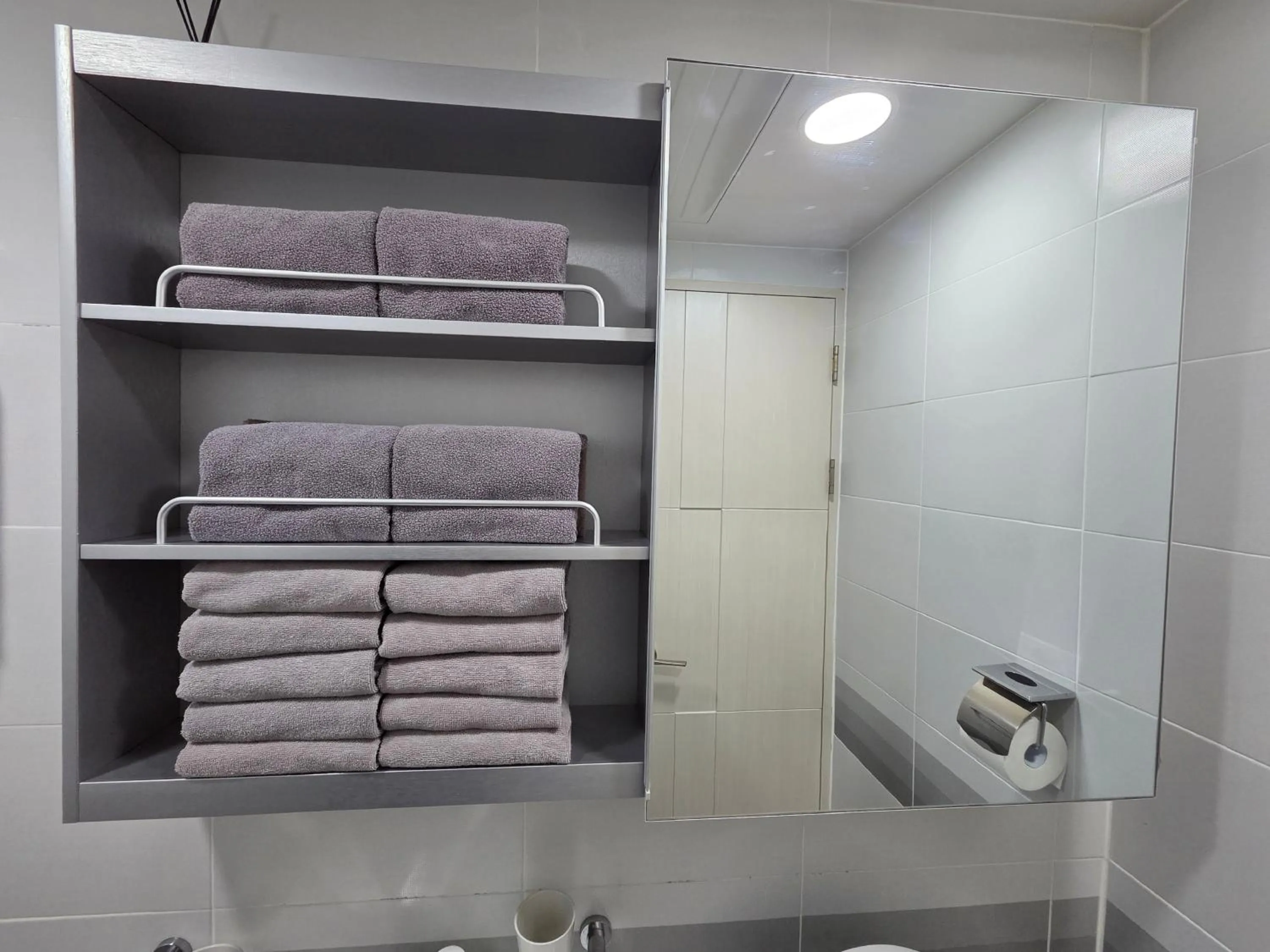JW's Bukhansan Healing Stay I
