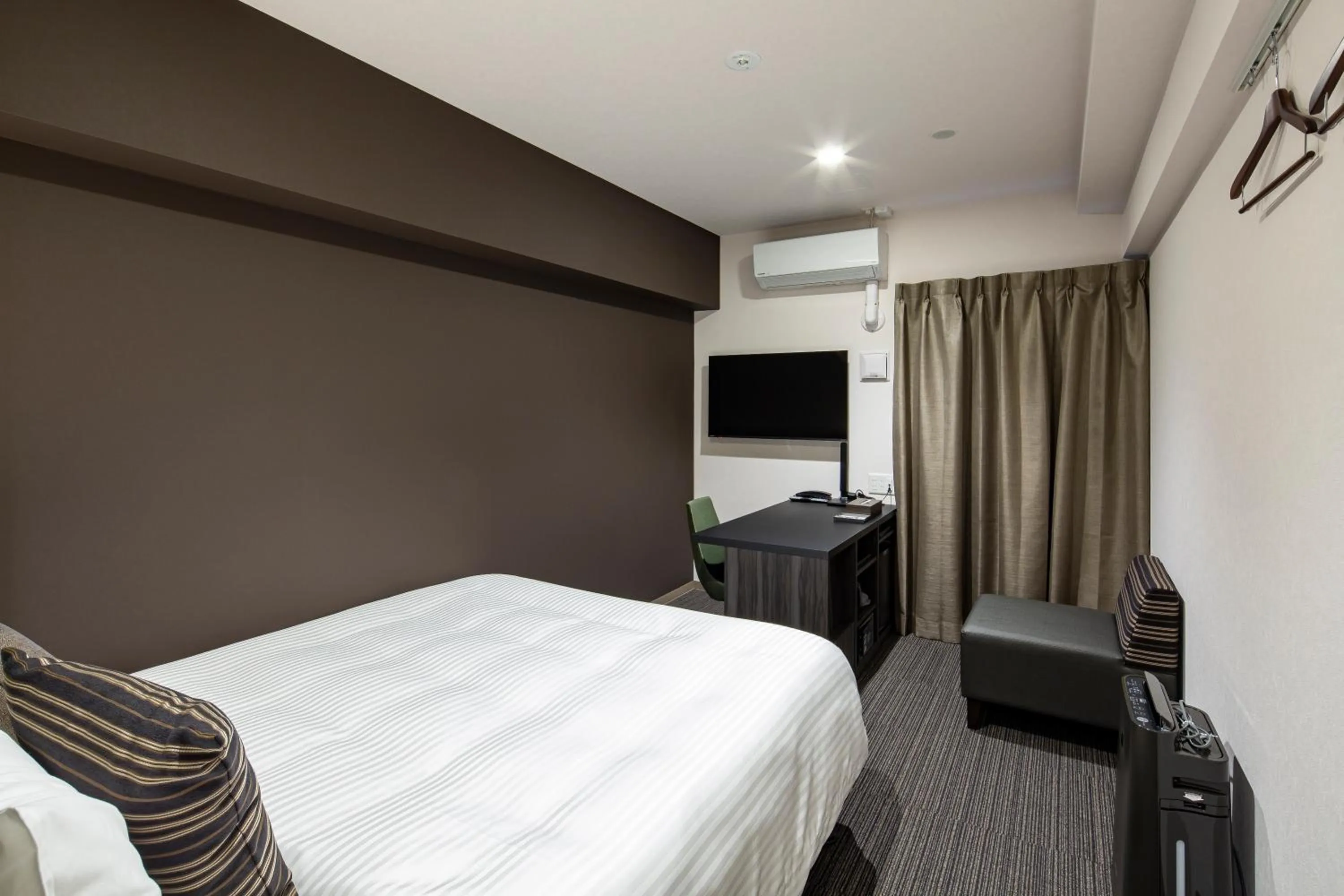 Photo of the whole room, Bed in Hotel Reference Tenjin III