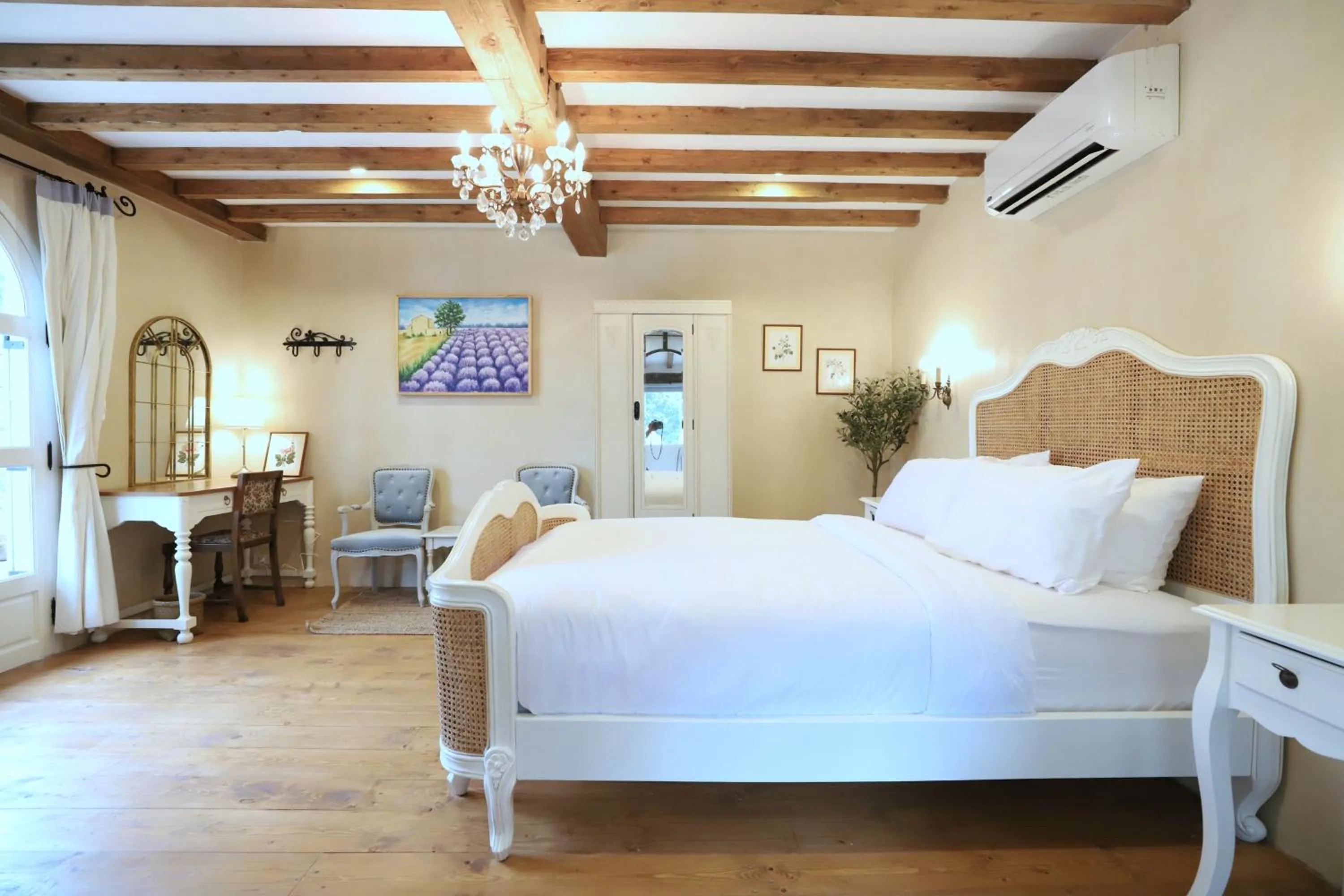 Bed in Moon River Village