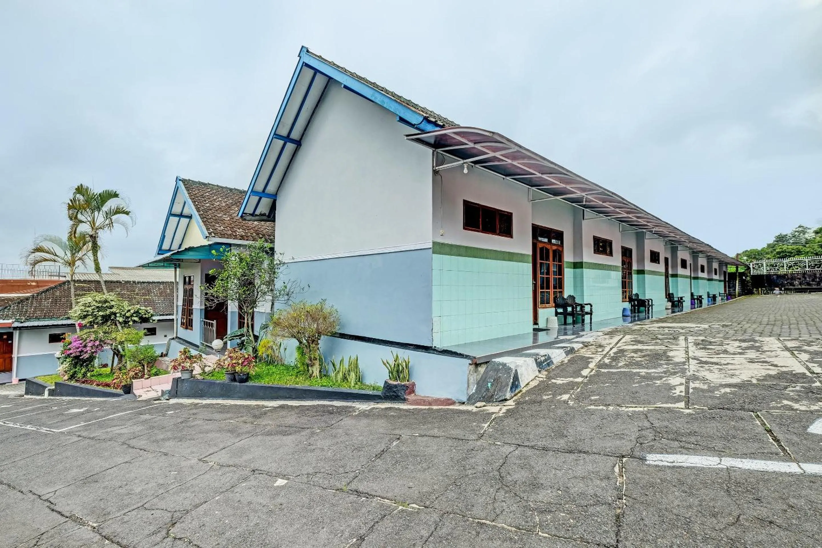 Facade/entrance in Hotel O Citra Dewi 2