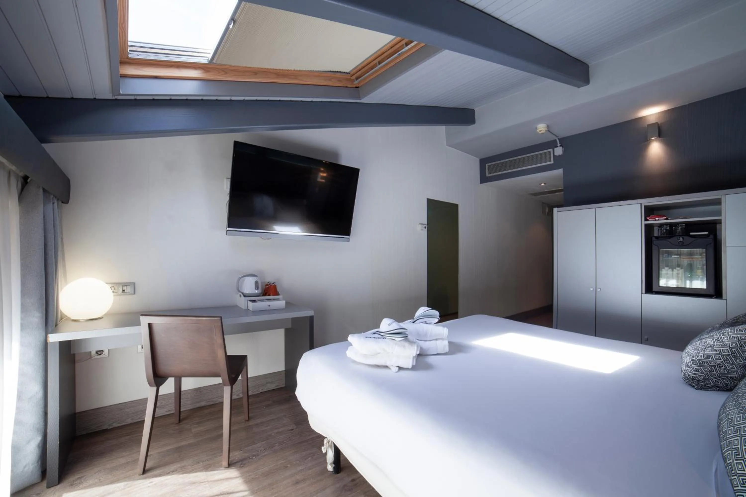 Bed in Petit Palace Plaza España