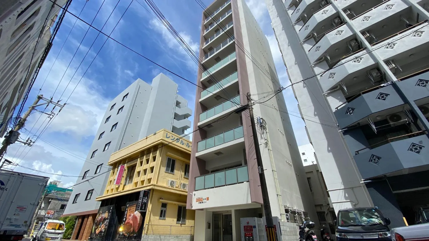 Property building in Tabinoteitaku Okinawa Naha 2nd