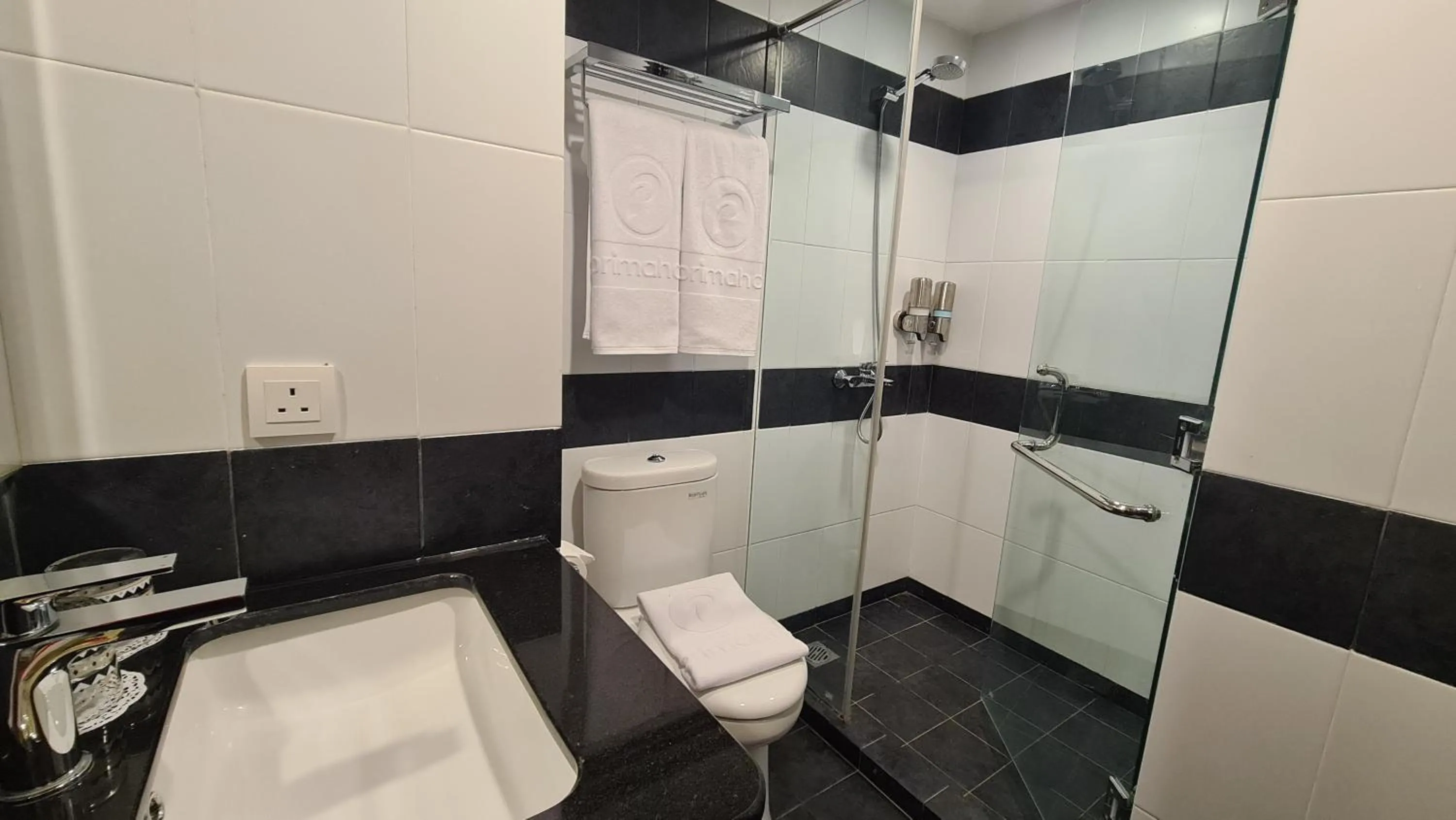 Bathroom in d'primahotel Lagoi Bintan