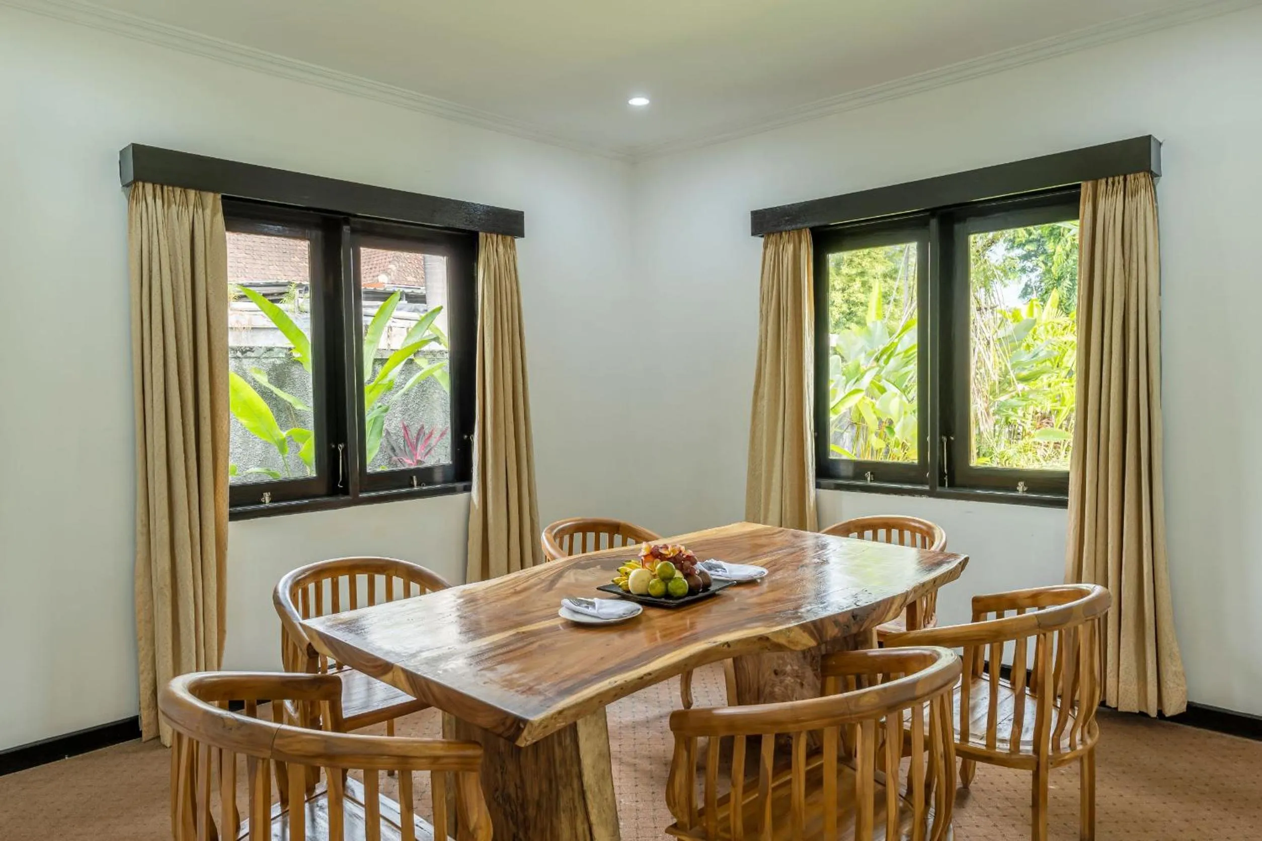 Seating area in Jimbarwana Hotel