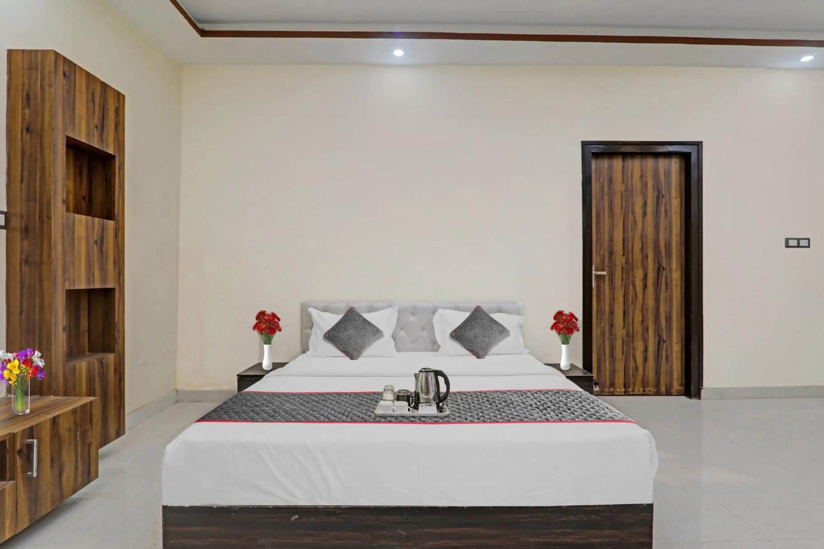 Townhouse Relax Inn