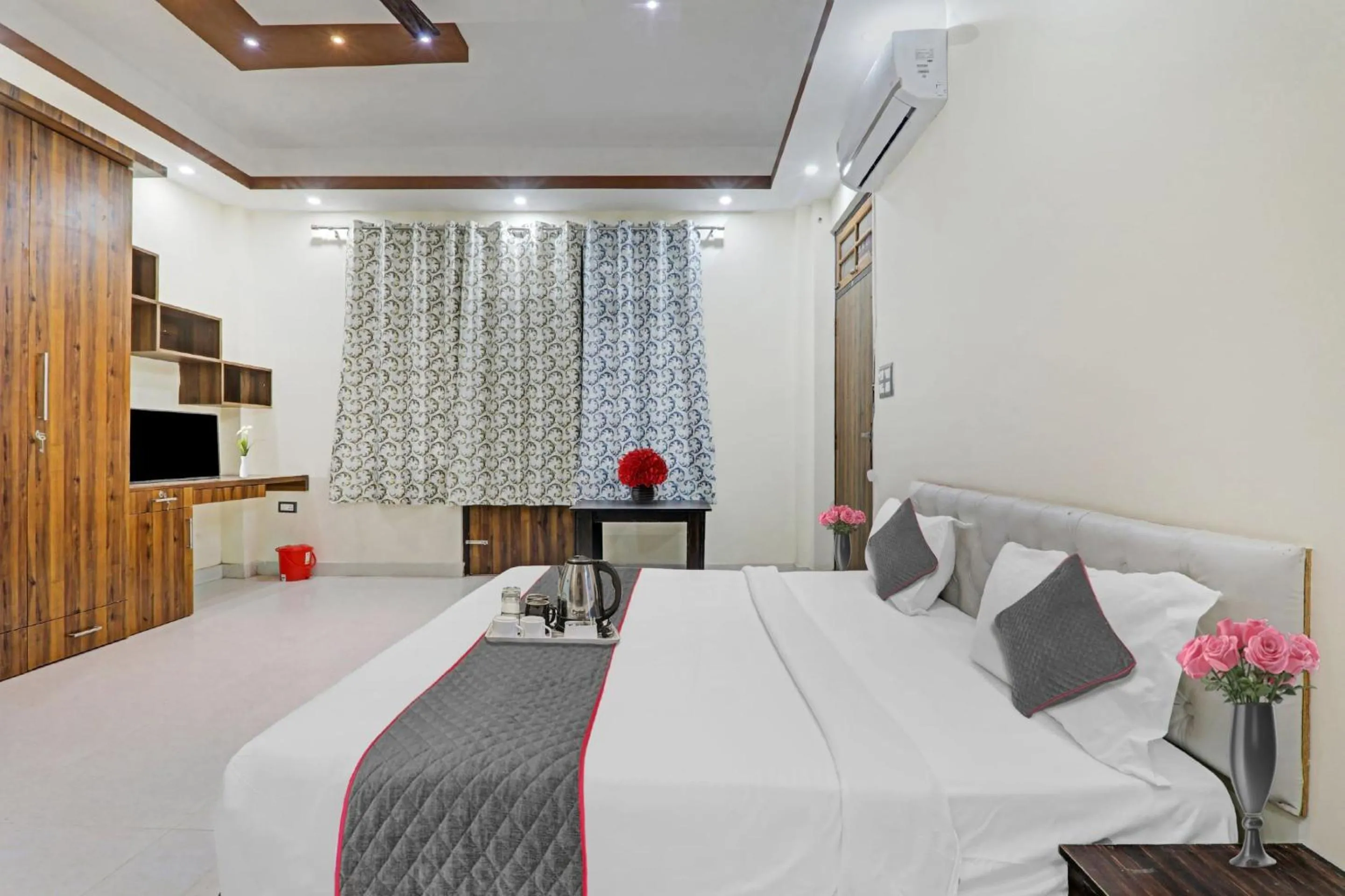 Townhouse Relax Inn
