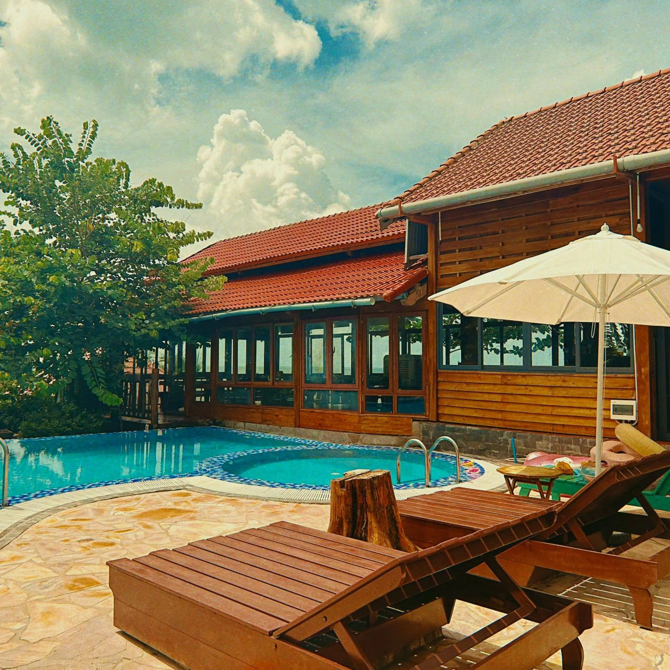 Voyage Phu Quoc Beach Resort