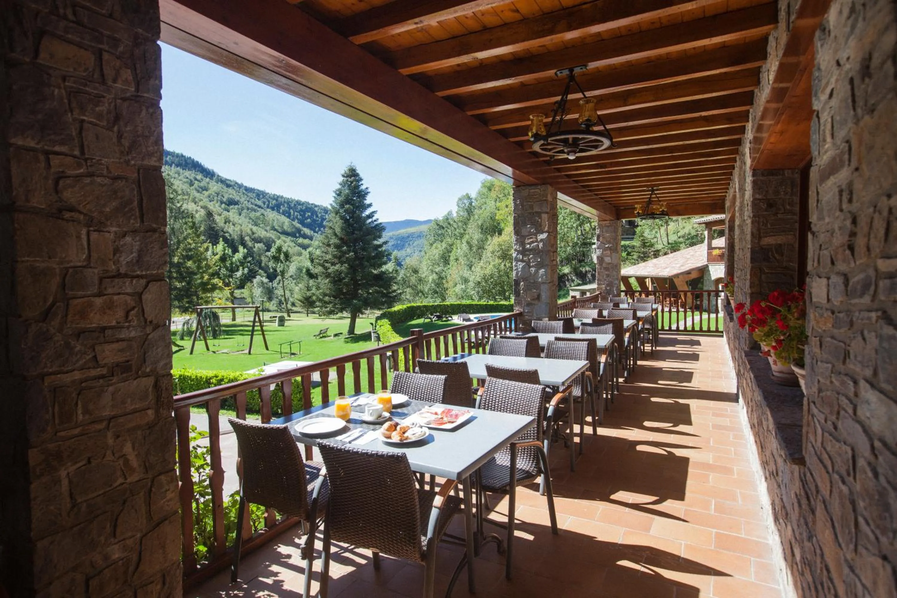 Restaurant/places to eat in Hotel La Coma