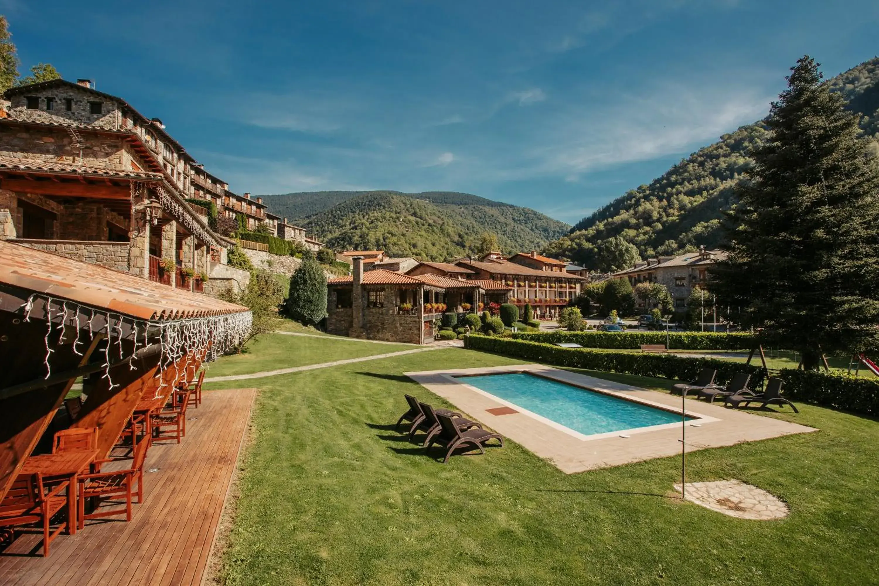 Swimming pool in Hotel La Coma Swimming pool in Hotel La Coma
