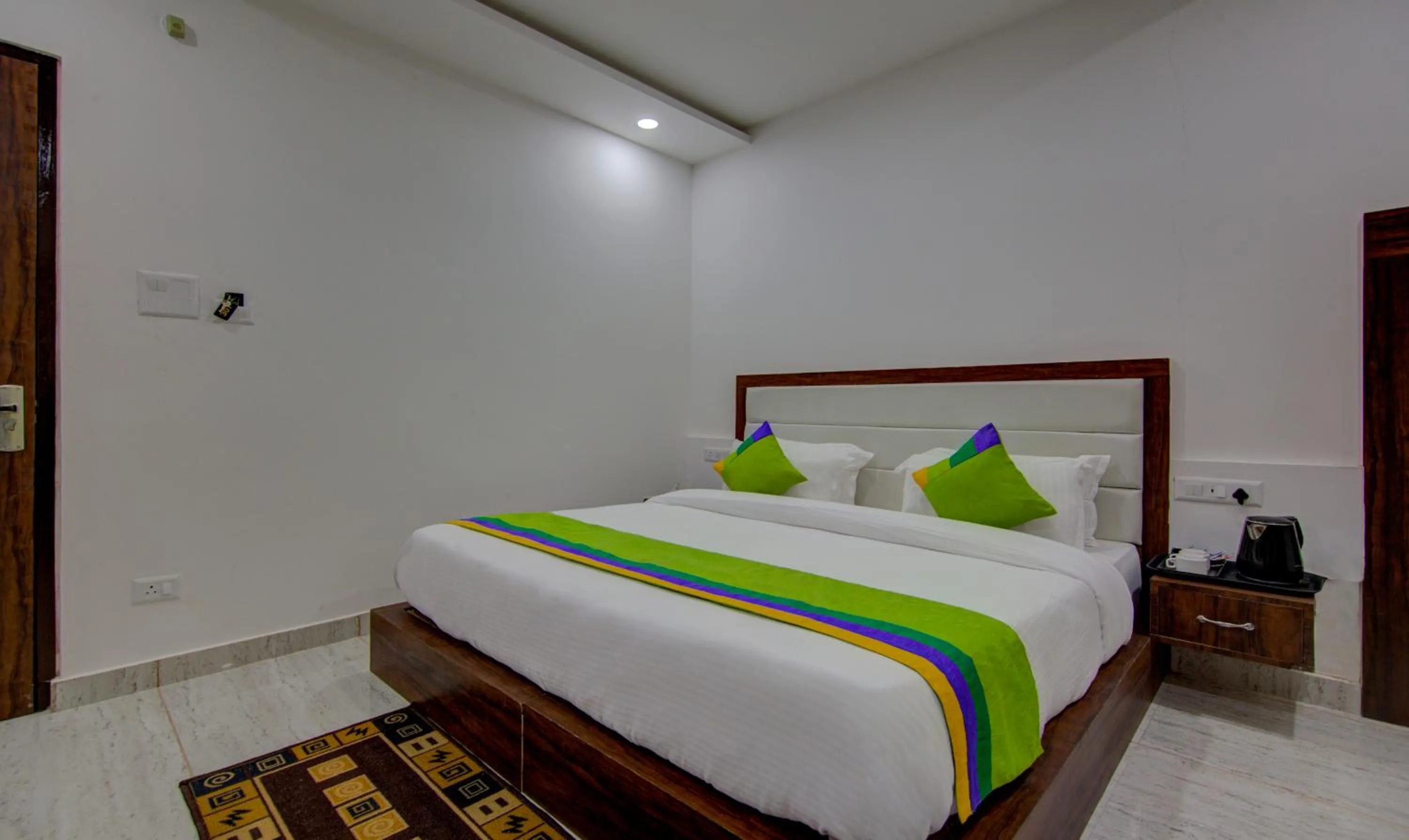 Bedroom, Bed in Treebo Down Town, Dalhousie