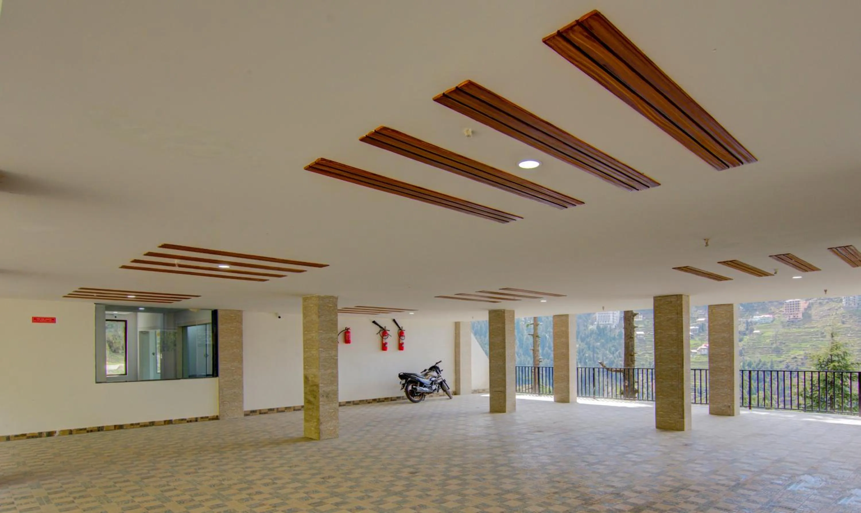 Parking in Treebo Down Town, Dalhousie