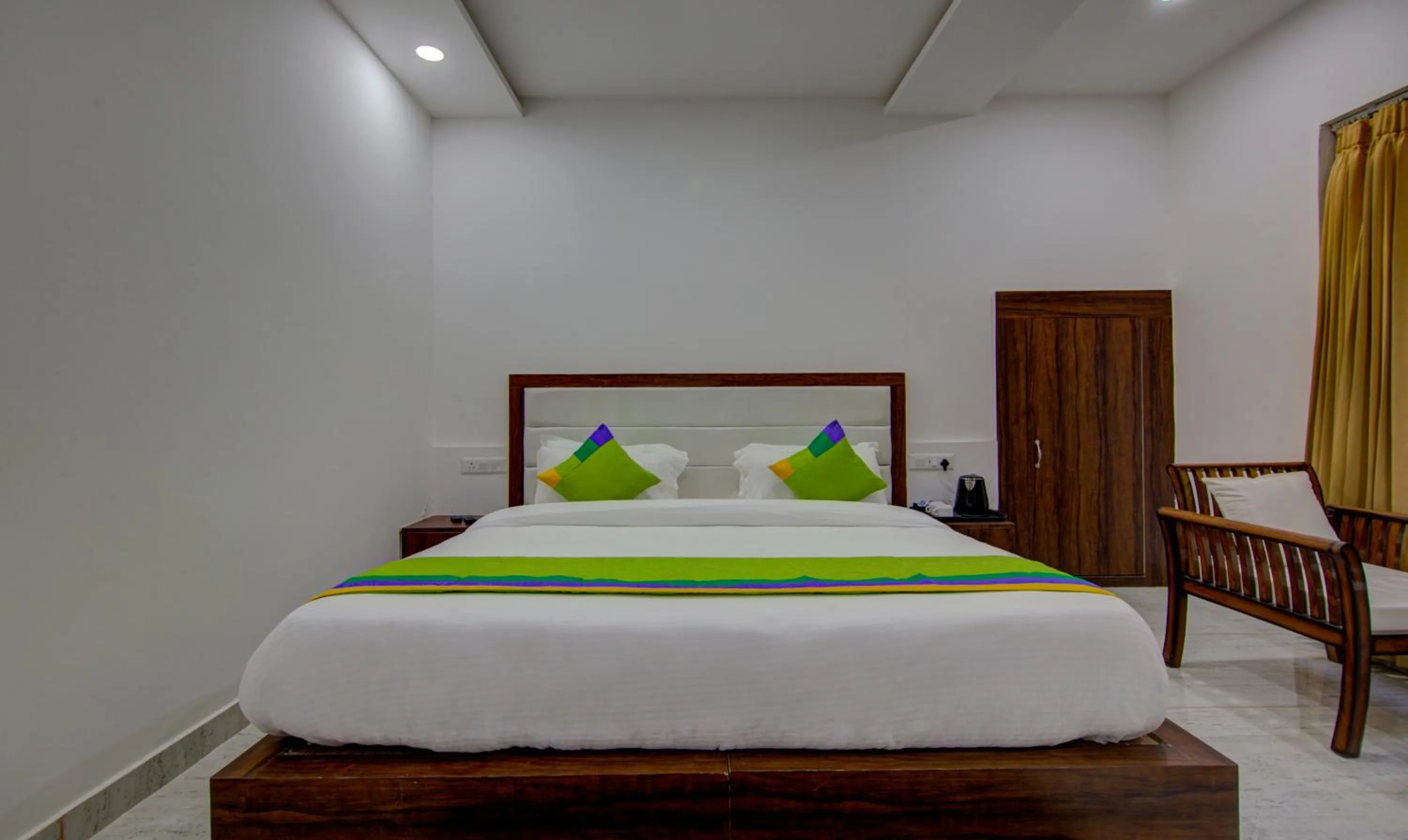 Bedroom, Bed in Treebo Down Town, Dalhousie