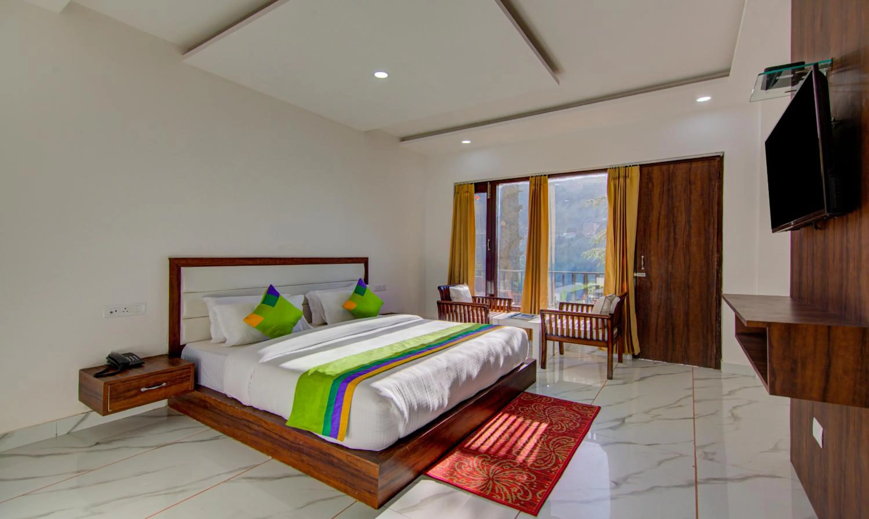 Photo of the whole room, Bed in Treebo Down Town, Dalhousie