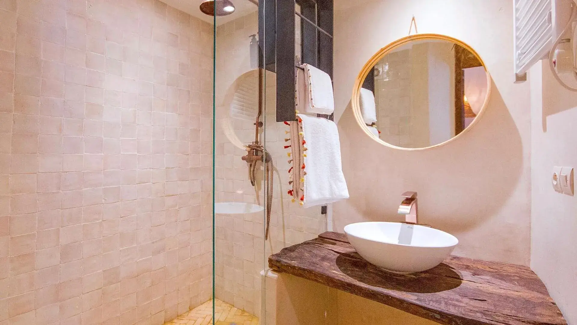 Bathroom in RIAD 48 & SPA Bathroom in RIAD 48 & SPA