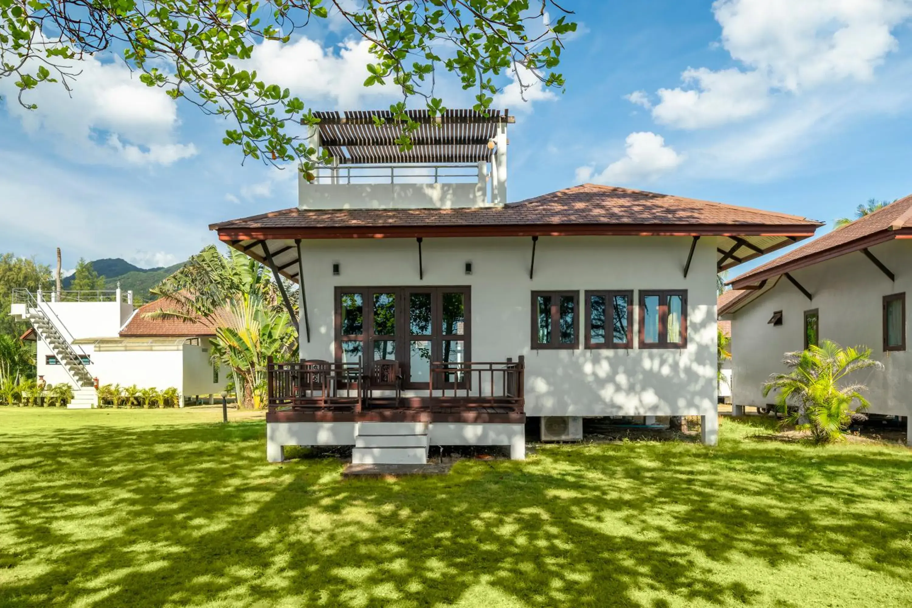 Property building in Koh Chang Longstay Resort Property building in Koh Chang Longstay Resort