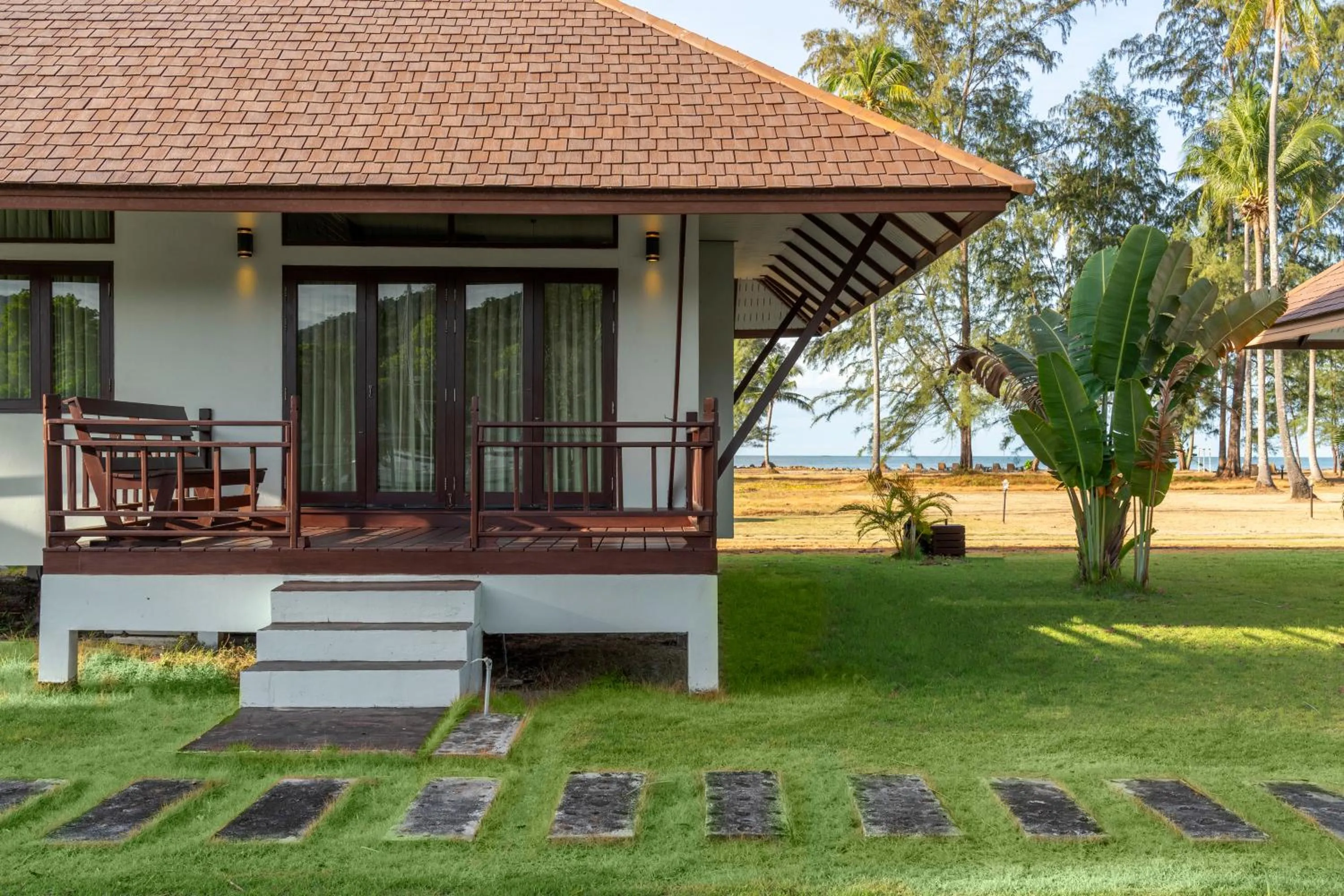 Property building in Koh Chang Longstay Resort