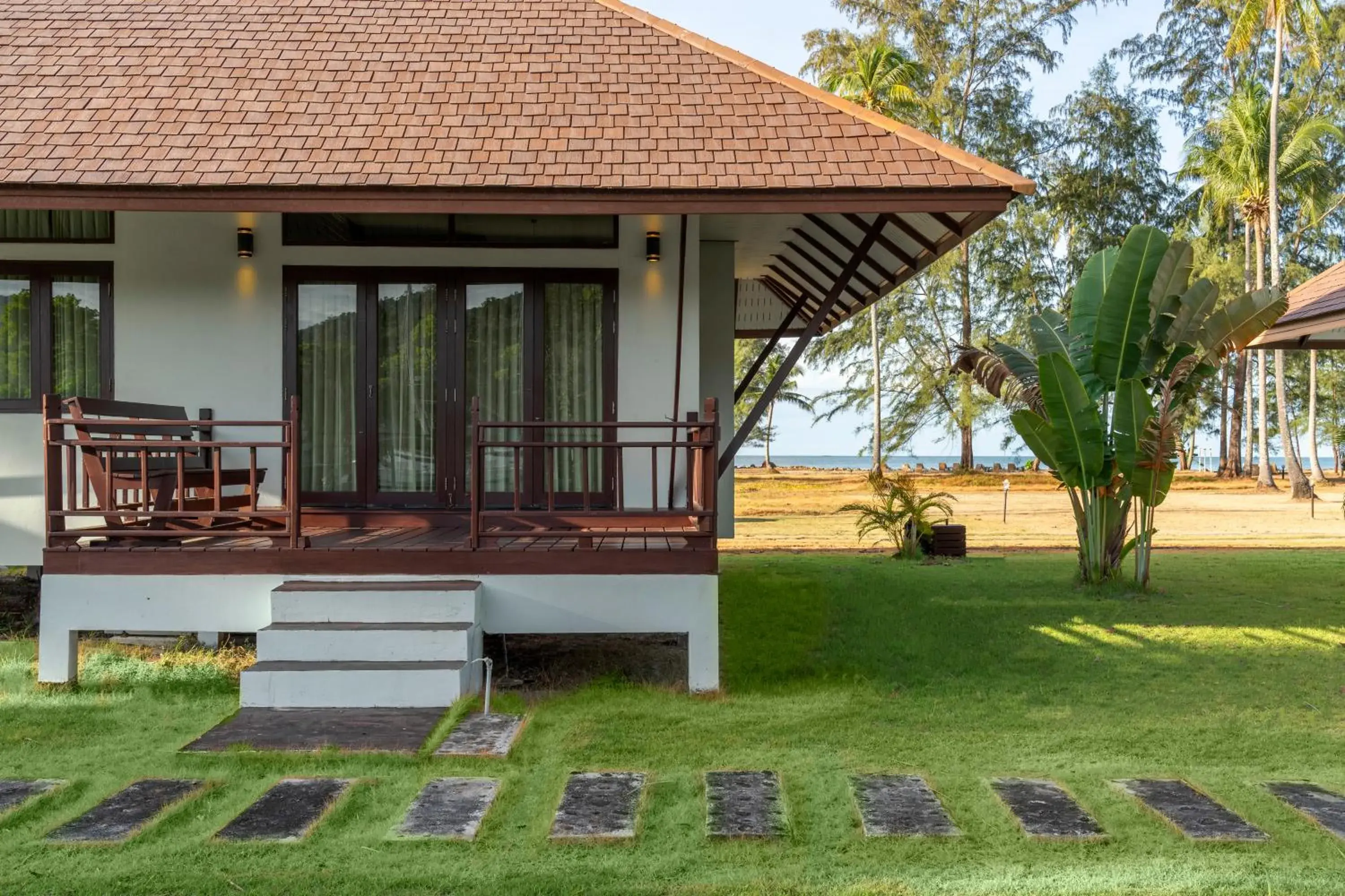 Property building in Koh Chang Longstay Resort Property building in Koh Chang Longstay Resort