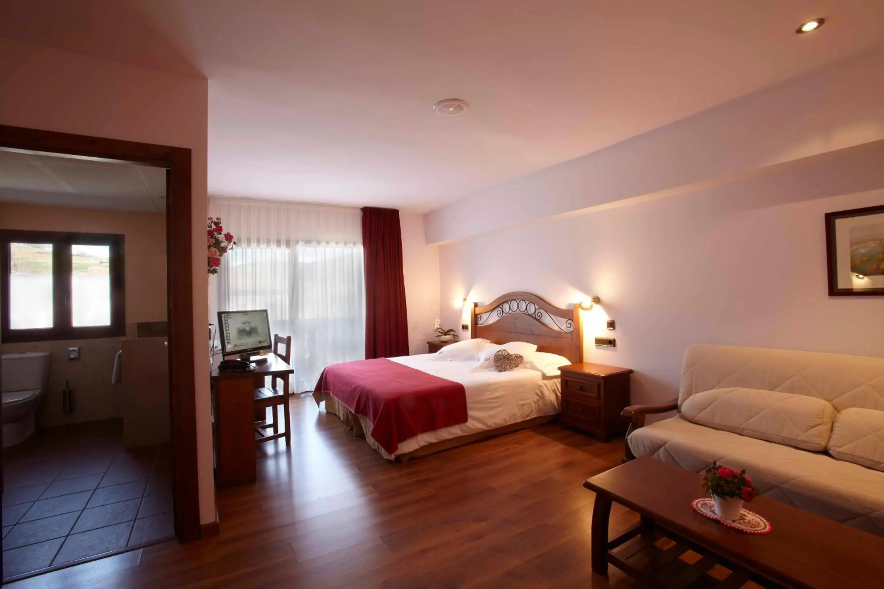 Photo of the whole room, Bed in Hotel Calitxo Photo of the whole room, Bed in Hotel Calitxo