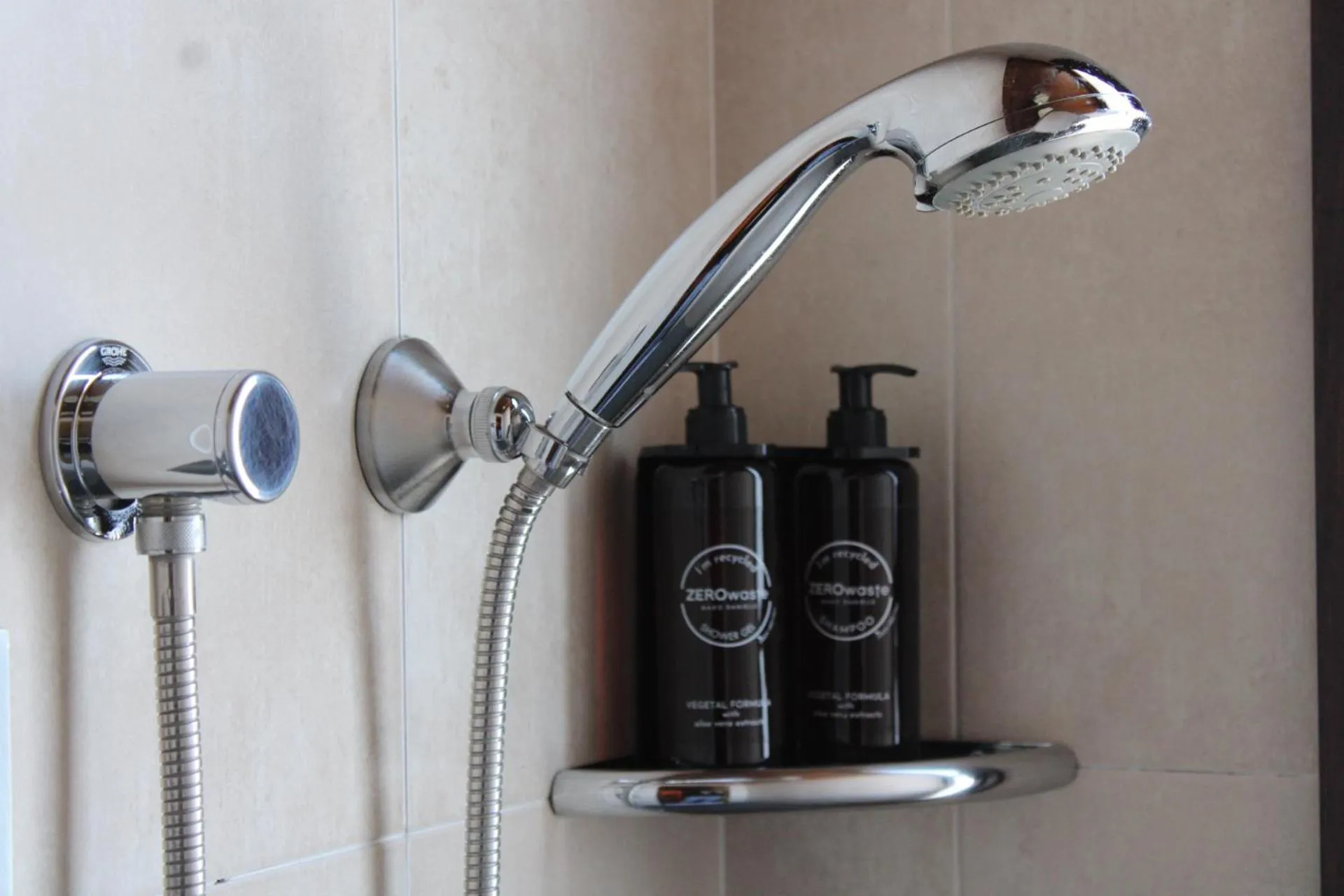 Toilet in Hotel Calitxo