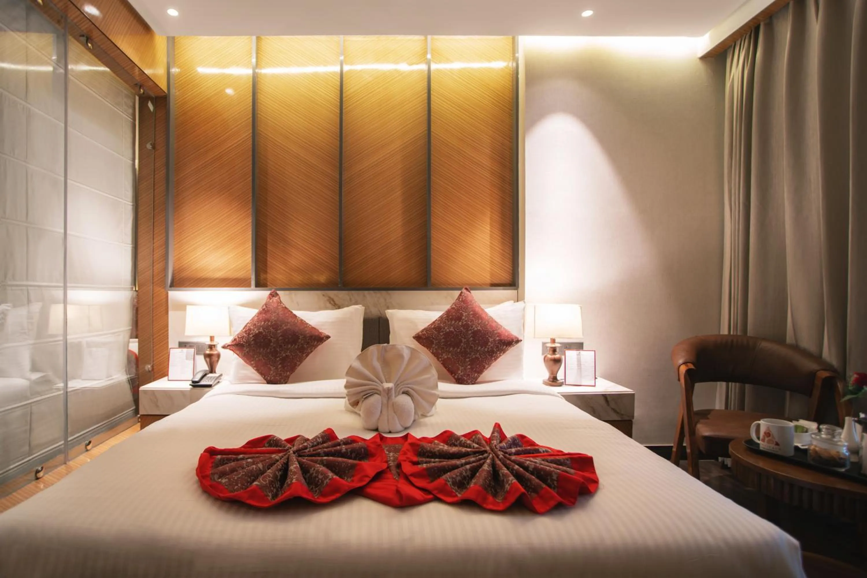 Bedroom, Bed in Amritara Kirpa, Amritsar