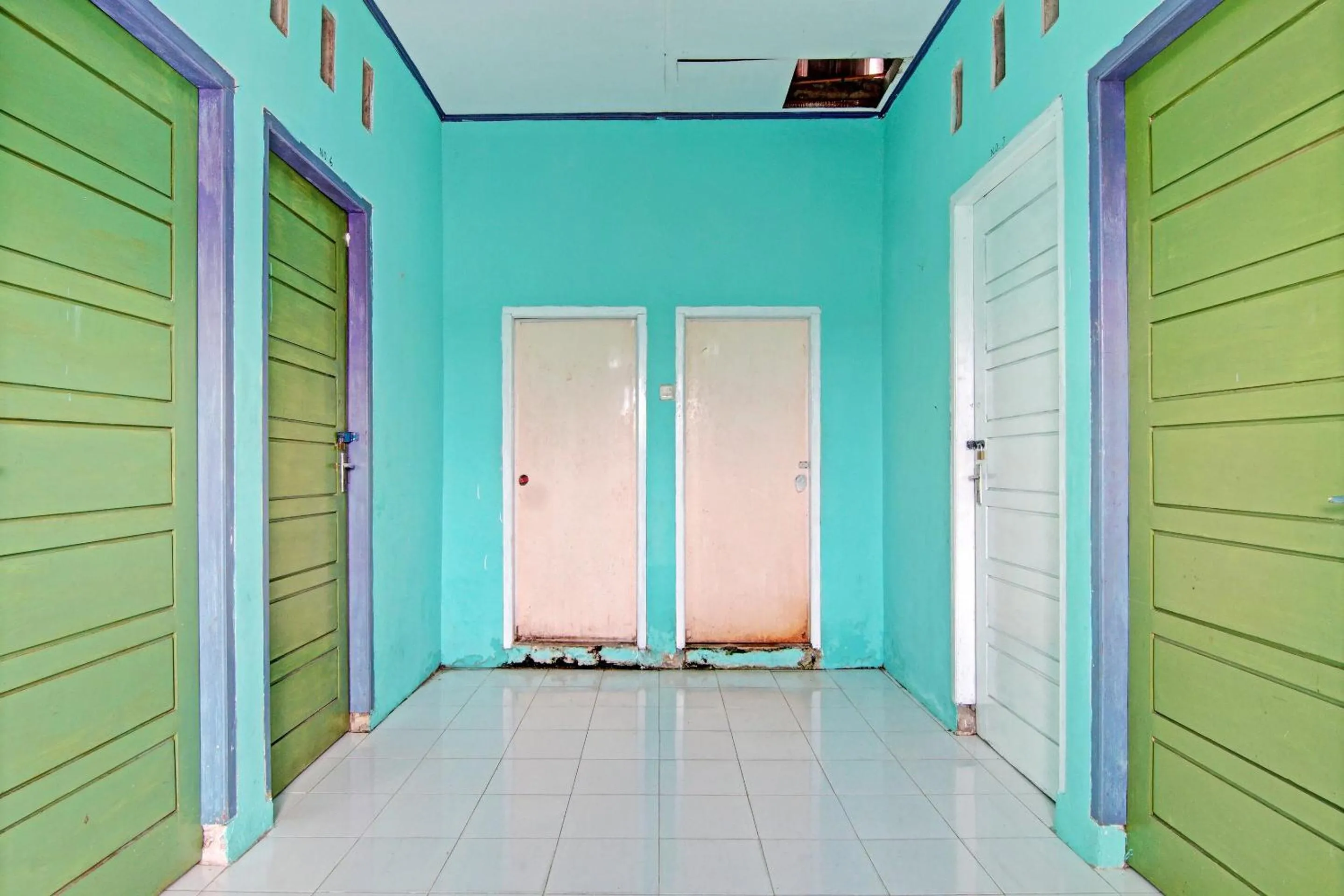 Lobby or reception in SPOT ON 91918 Najla Guest House Syariah