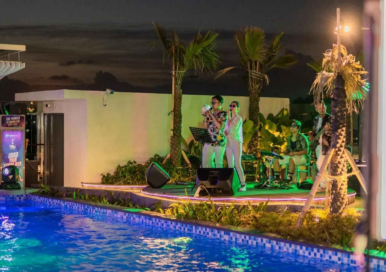 Lounge or bar in Pentacity Hotel Balikpapan Lounge or bar in Pentacity Hotel Balikpapan