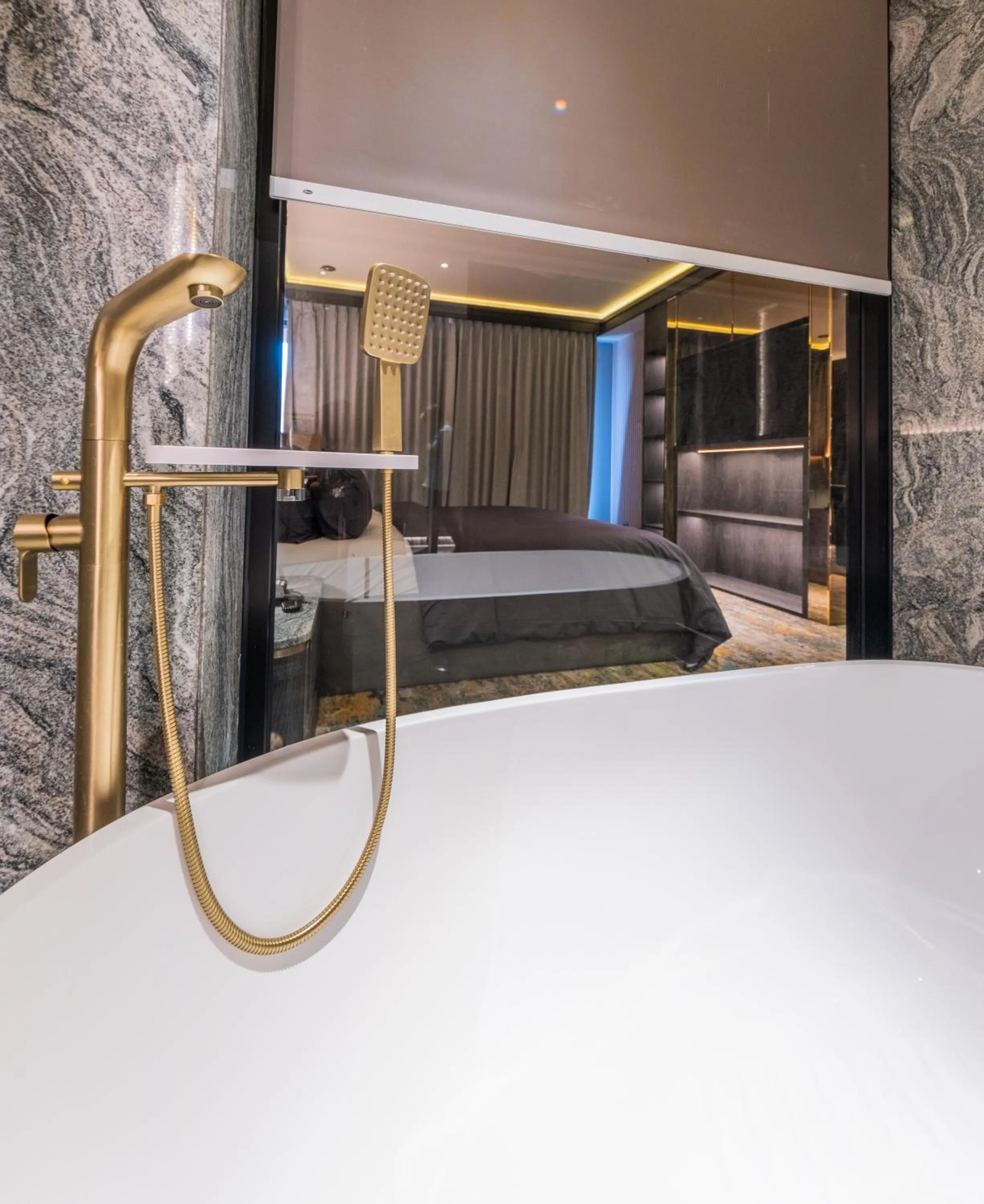 Bathroom, Bed in Pentacity Hotel Balikpapan