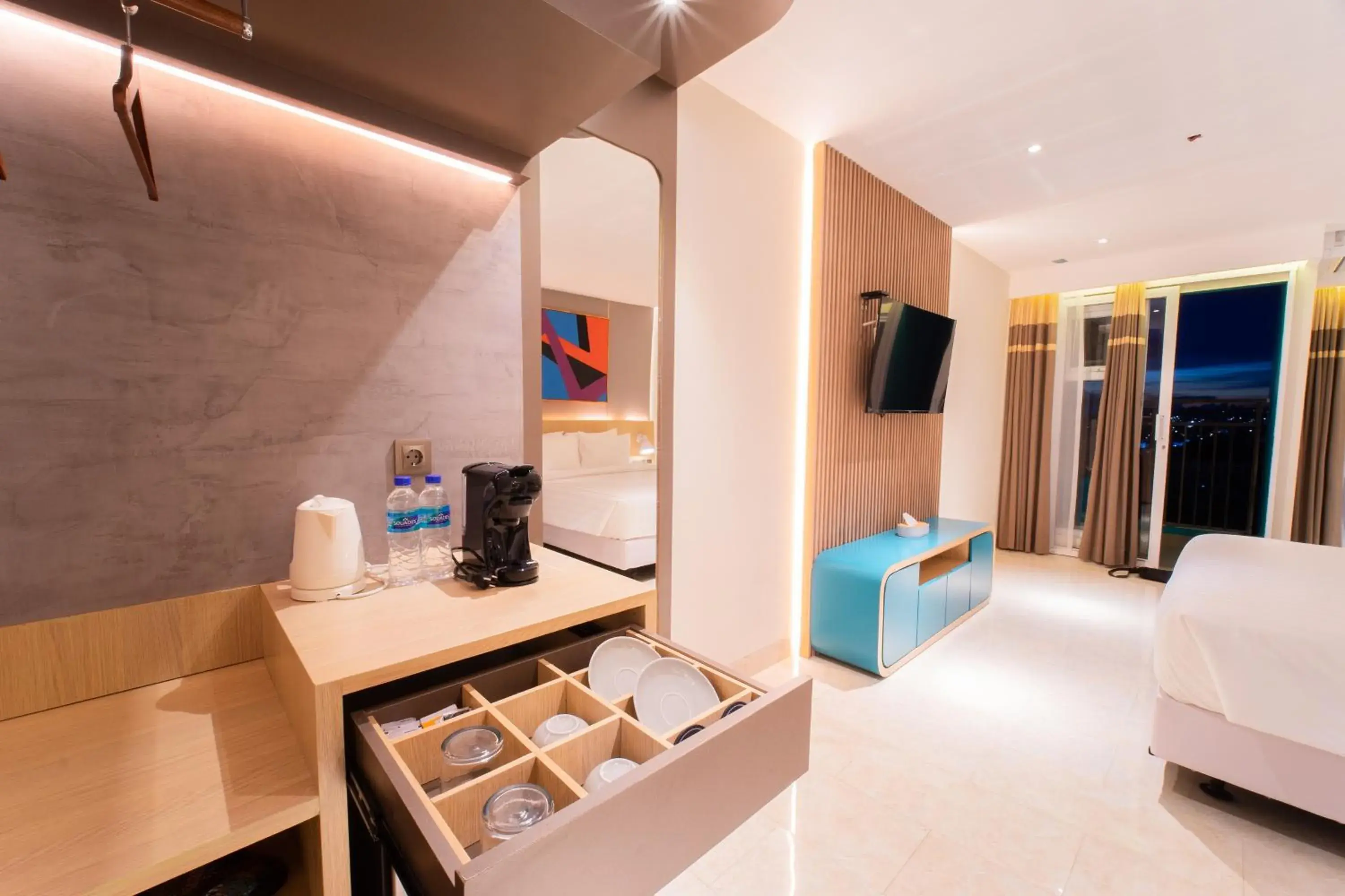 Coffee/tea facilities, Bed in Pentacity Hotel Balikpapan Coffee/tea facilities, Bed in Pentacity Hotel Balikpapan