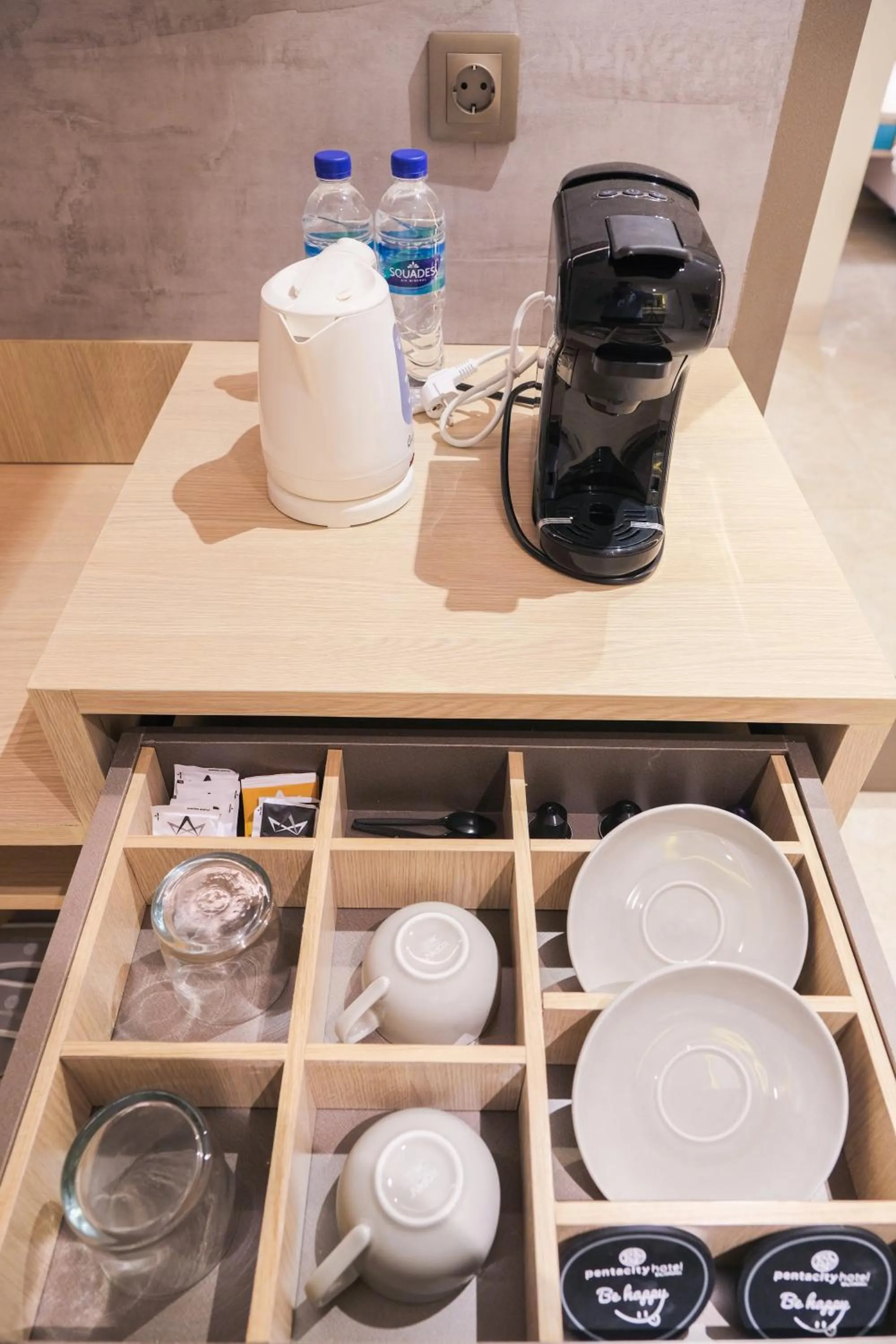Coffee/tea facilities in Pentacity Hotel Balikpapan